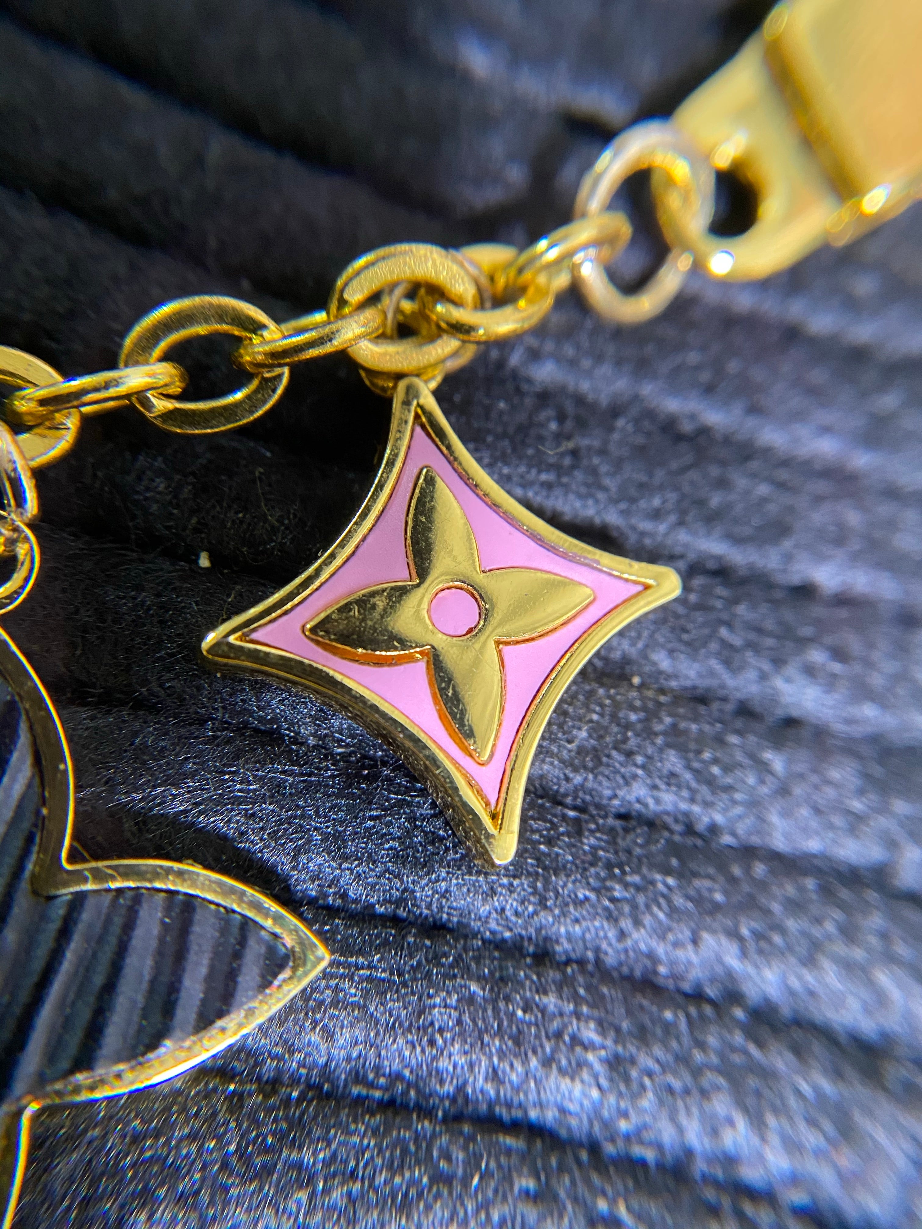 [TOP] Louis Vuitton LV LV Monogram Spring Street Bag Charm