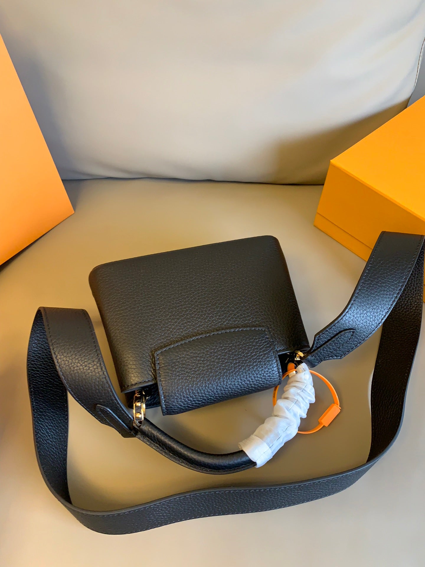 [TOP]Louis Vuitton LV Capucine  Bag 21*8*14 cm- Black