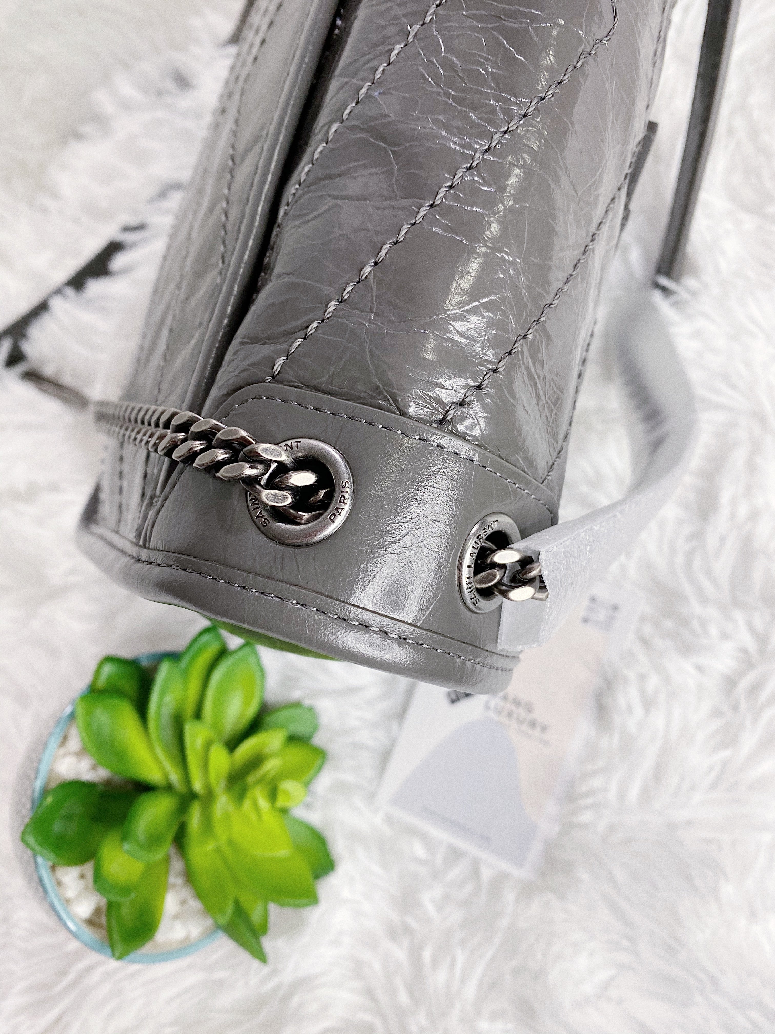 [TOP] Yves Saint Laurent YSL Niki Small Bag Aged Leather 22cm - Stormy Grey