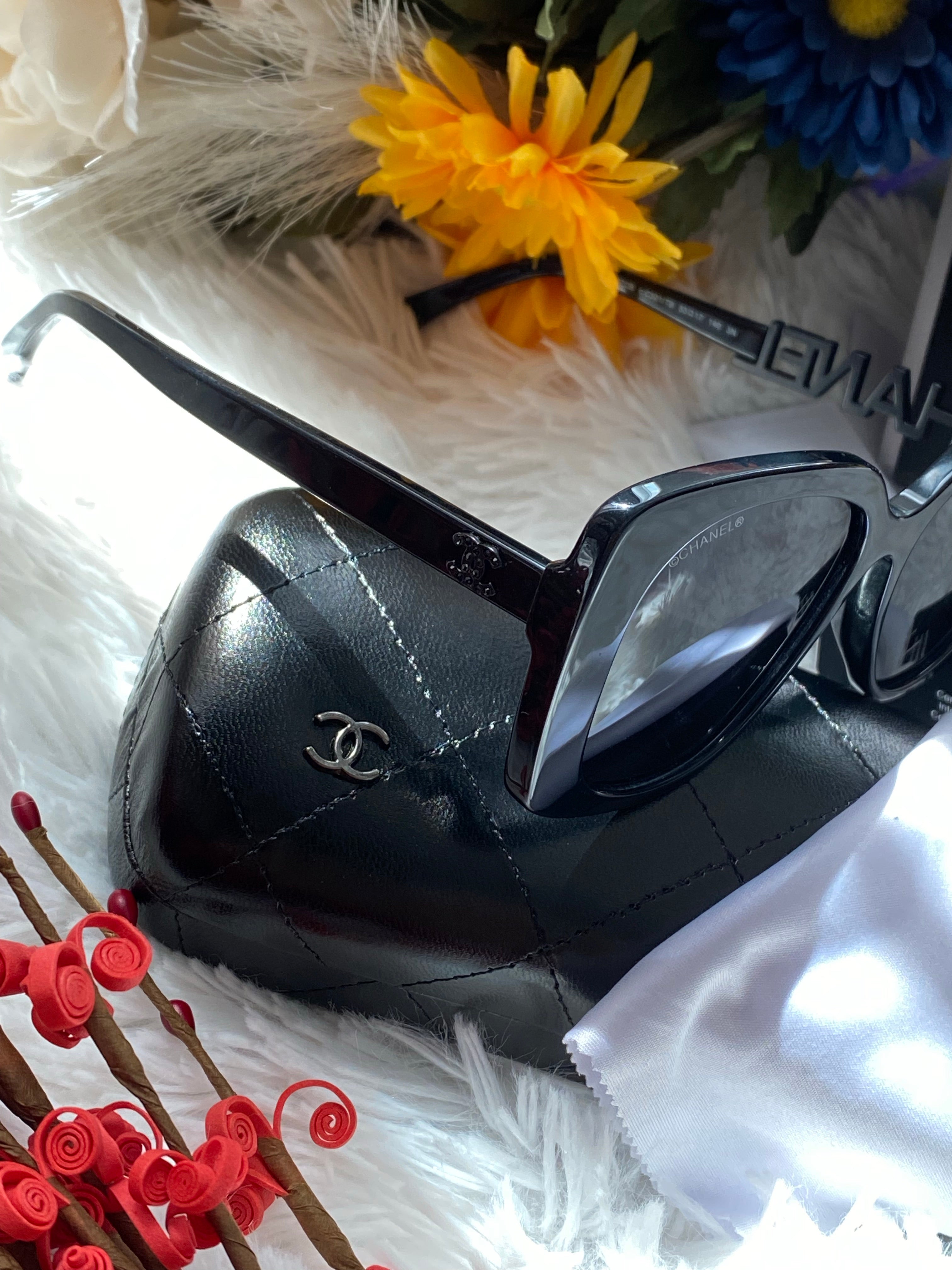 [TOP] CHANEL Acetate Strass Square Sunglasses - Black