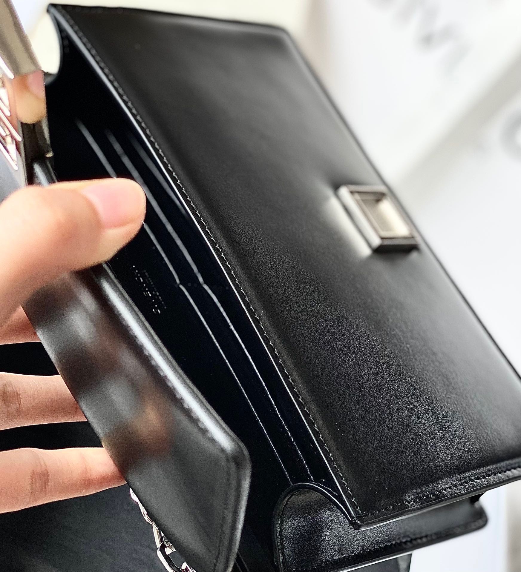 [Top] GIVENCHY 4G In Box Leather With Chain 20*13*5 - SHW