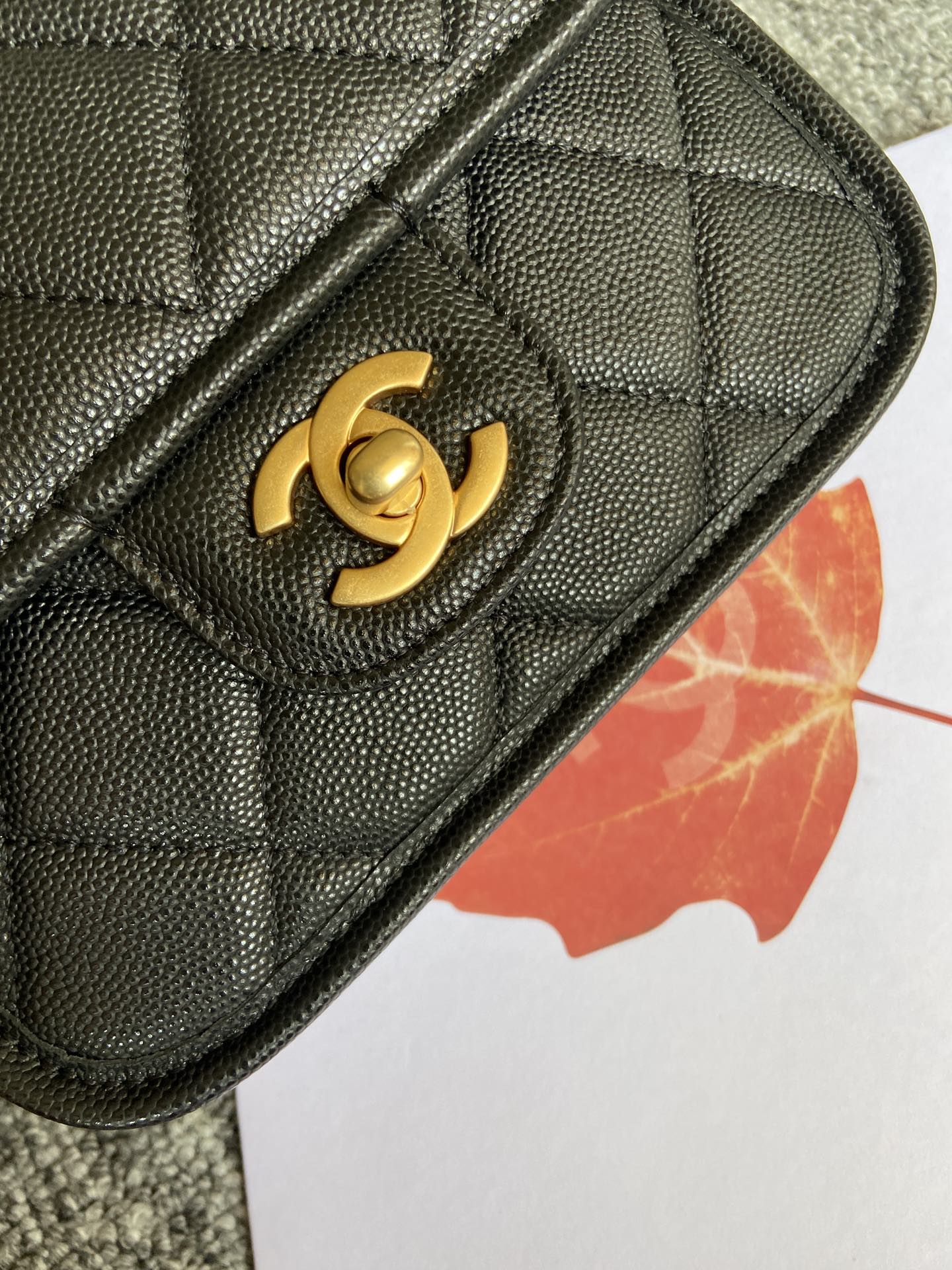 [TOP] CHANEL 22k Flap Bag 17x20.5x6cm/25x21.5x7cm - GHW - Black