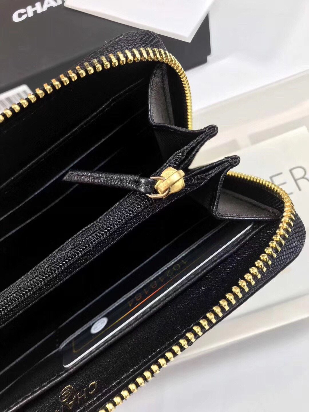 [TOP] CHANEL 19 Zipper Quilted Wallet - Black