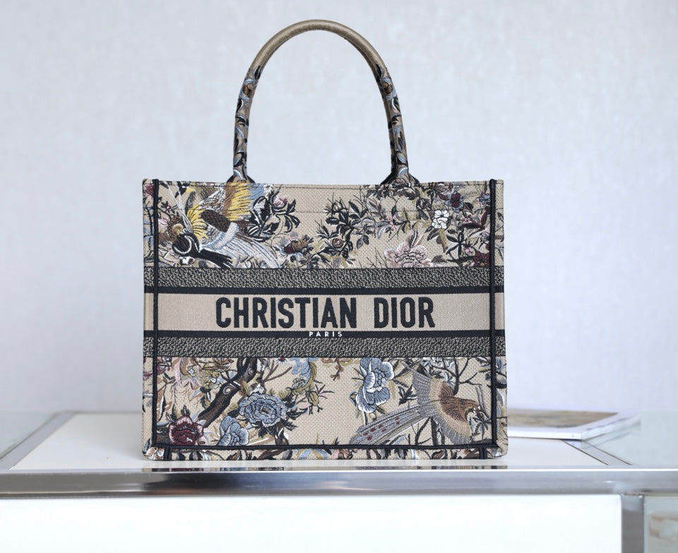 [TOP] Christian Dior Book Tote Bag Jadin d’Hiver Embroidery - 36×7×27CM - Medium - Beige Multicolored