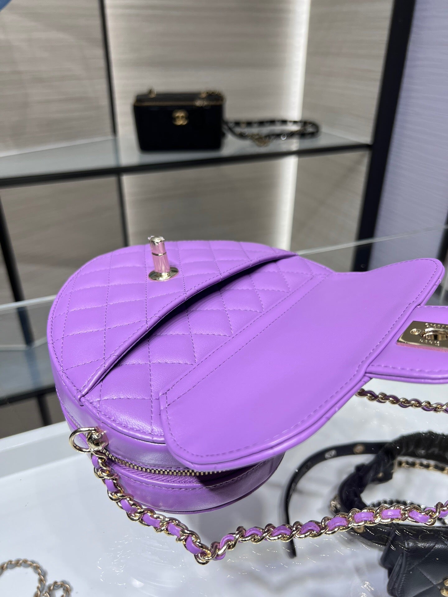 [TOP] CHANEL Heart Bag Large 16.5x18x6.5cm - Purple & GHW