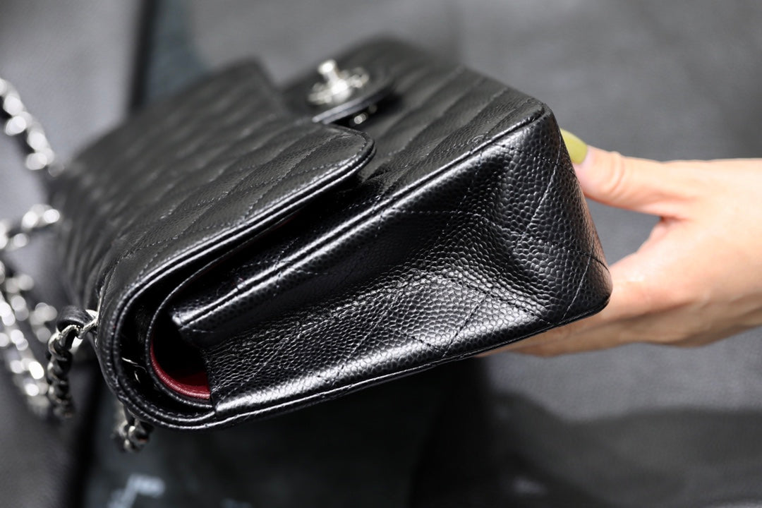 [TOP] CHANEL Classic Flap Bag Caviar Medium 25.5cm – Black & SHW