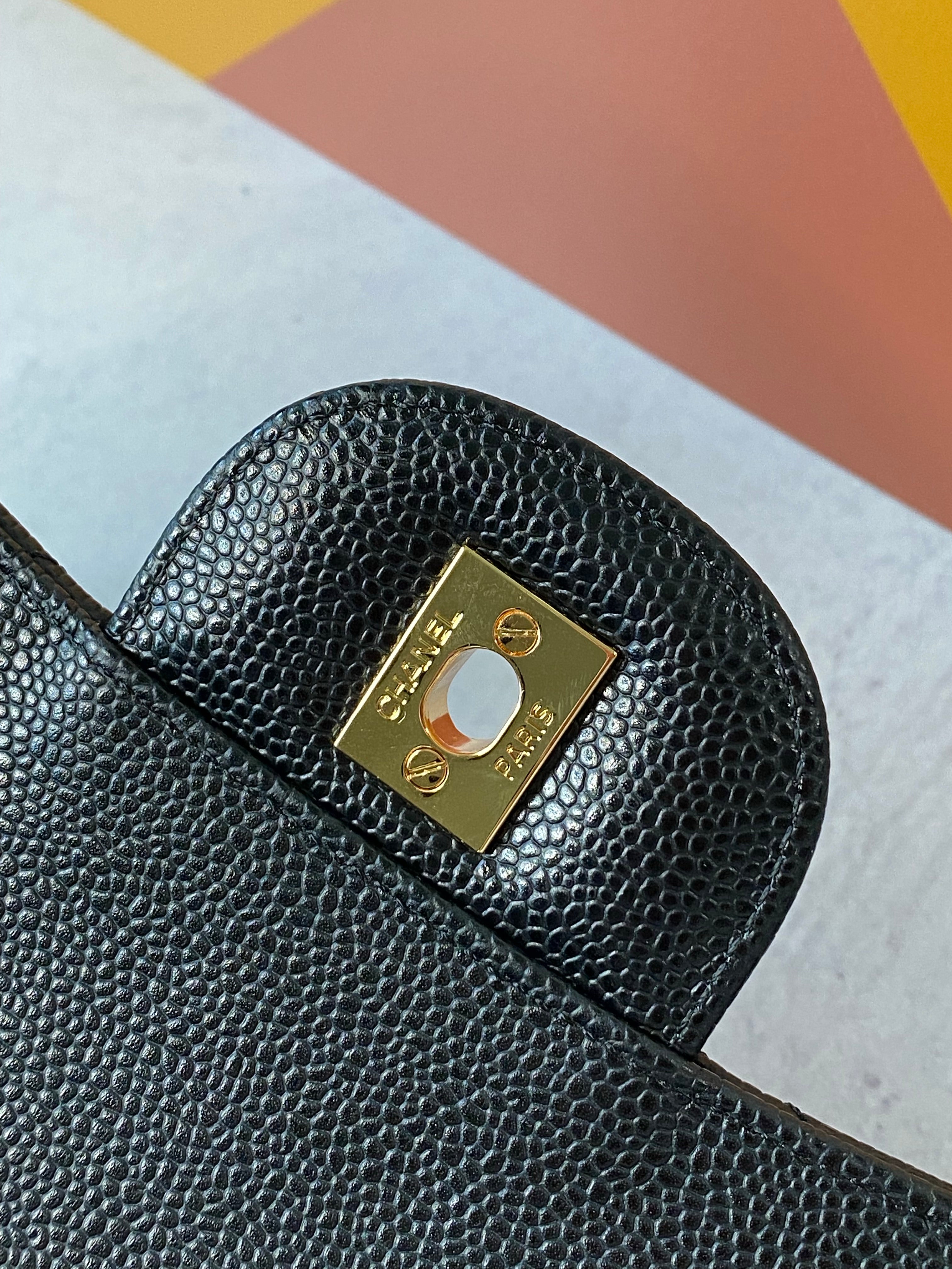 [TOP] CHANEL Classic Flap Bag Caviar Jumbo 30cm - Black & GHW