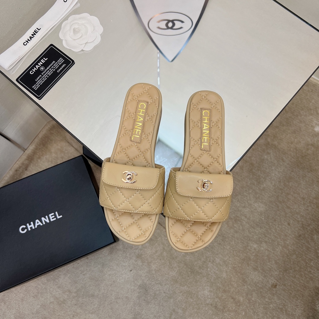 [TOP] CHANEL Sheepskin Lozenge Slippers - 4 Color