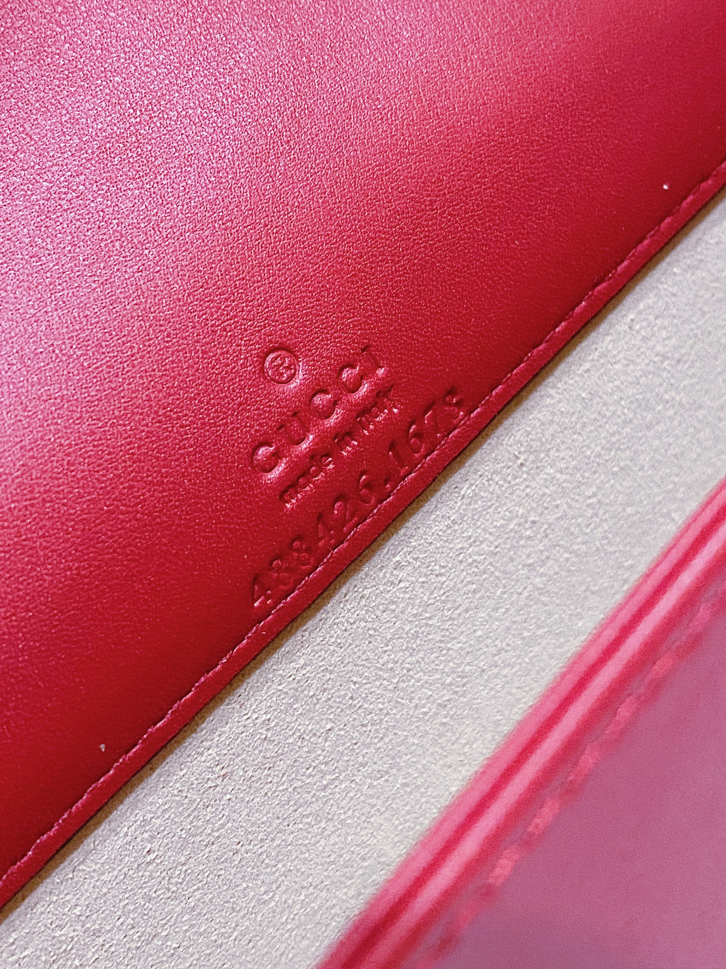 [TOP] GUCCI Marmont Shoulder Clutch- Red