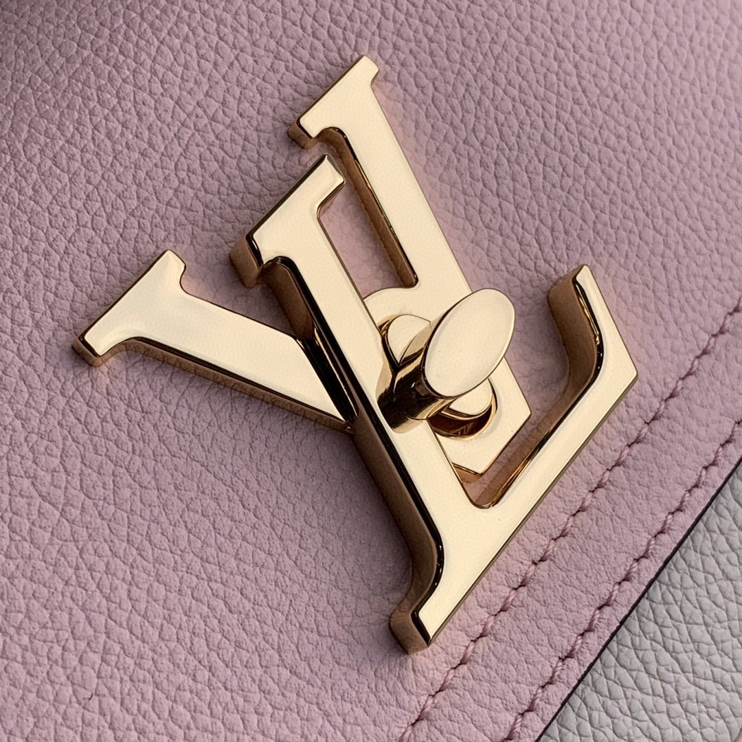 [TOP] Louis Vuitton LV Lock Me Tender 19×13 ×8 cm- Pink and Cream