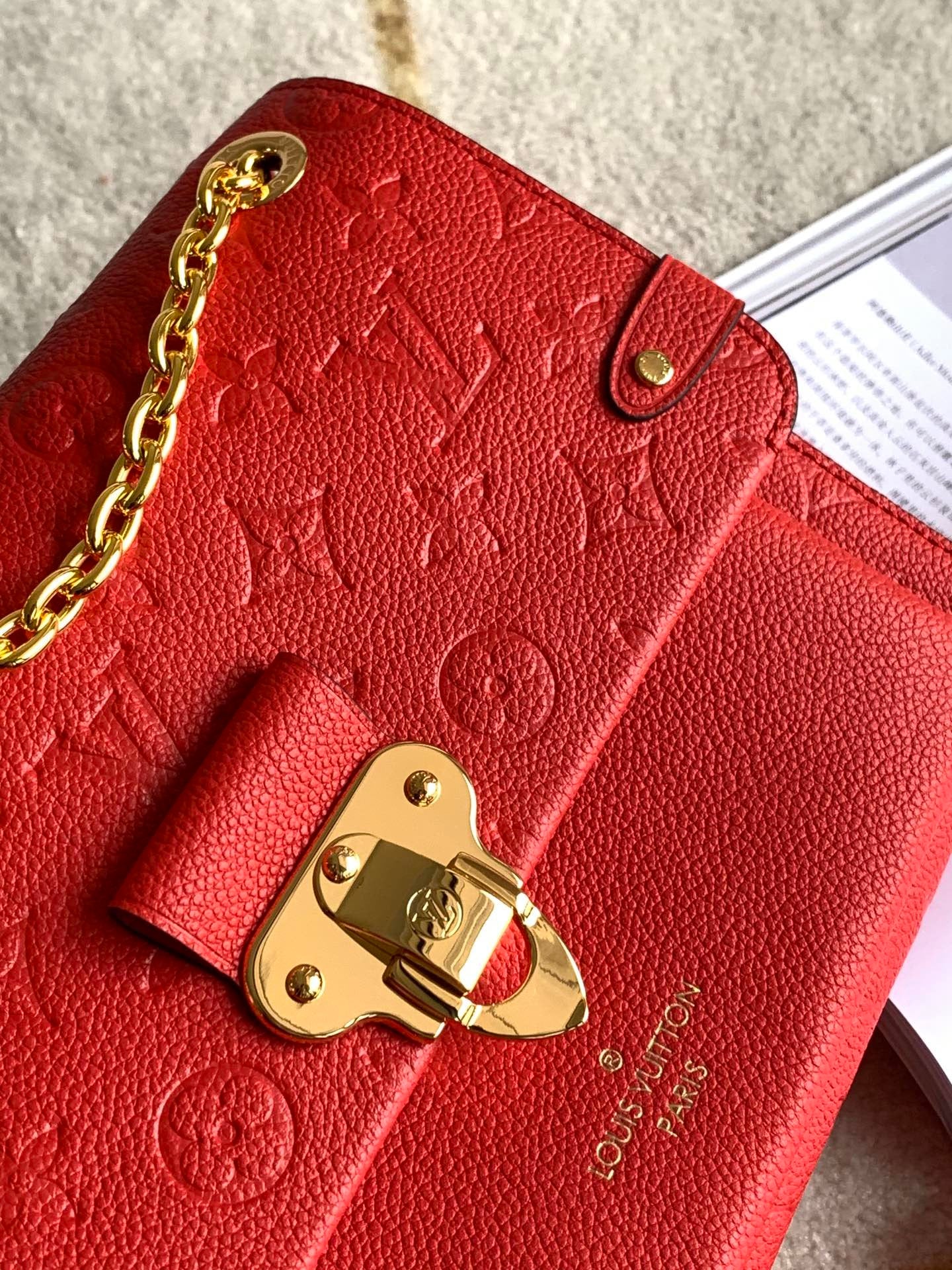 [TOP] Louis Vuitton LV  Vavin 20.5 x 15 x 8 cm- Red