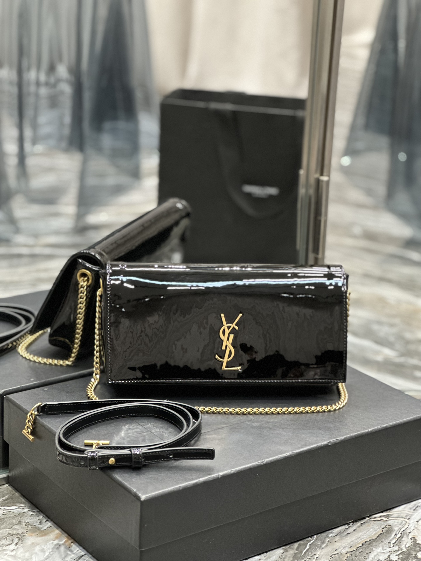 [TOP] Yves Saint Laurent YSL Patent Leather Underarm Bag - Black