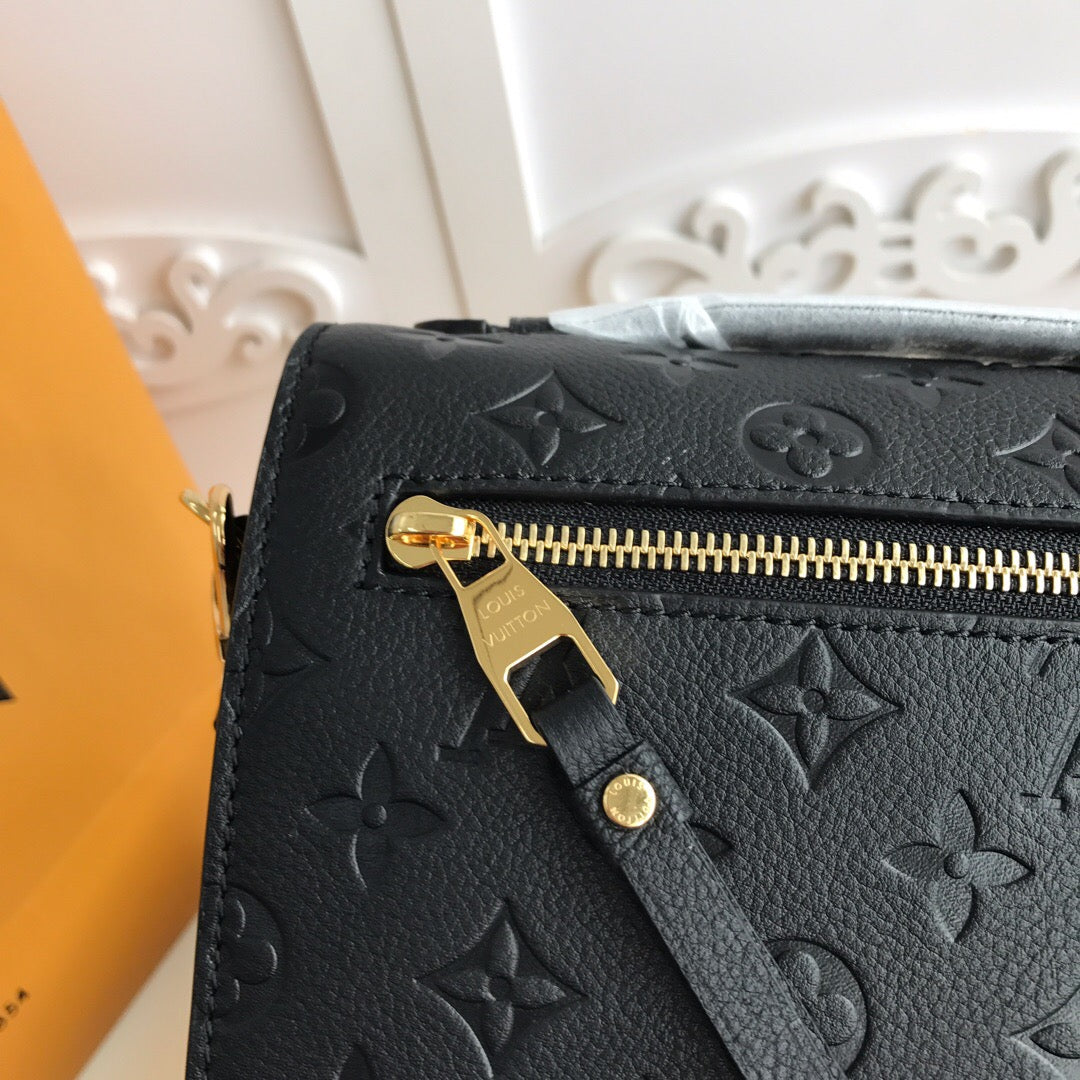 [TOP] Louis Vuitton LV £V Empreinte Pochette Metis 25X19X7cm - Black
