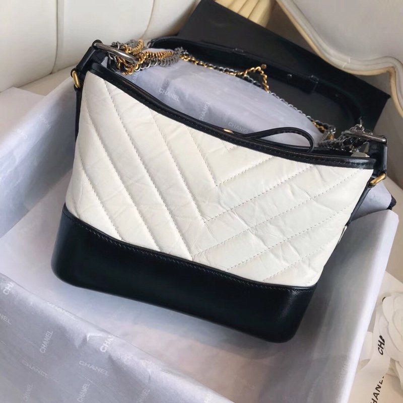 [TOP] CHANEL Gabrielle Bag Chevron Small 20cm  - Black & White