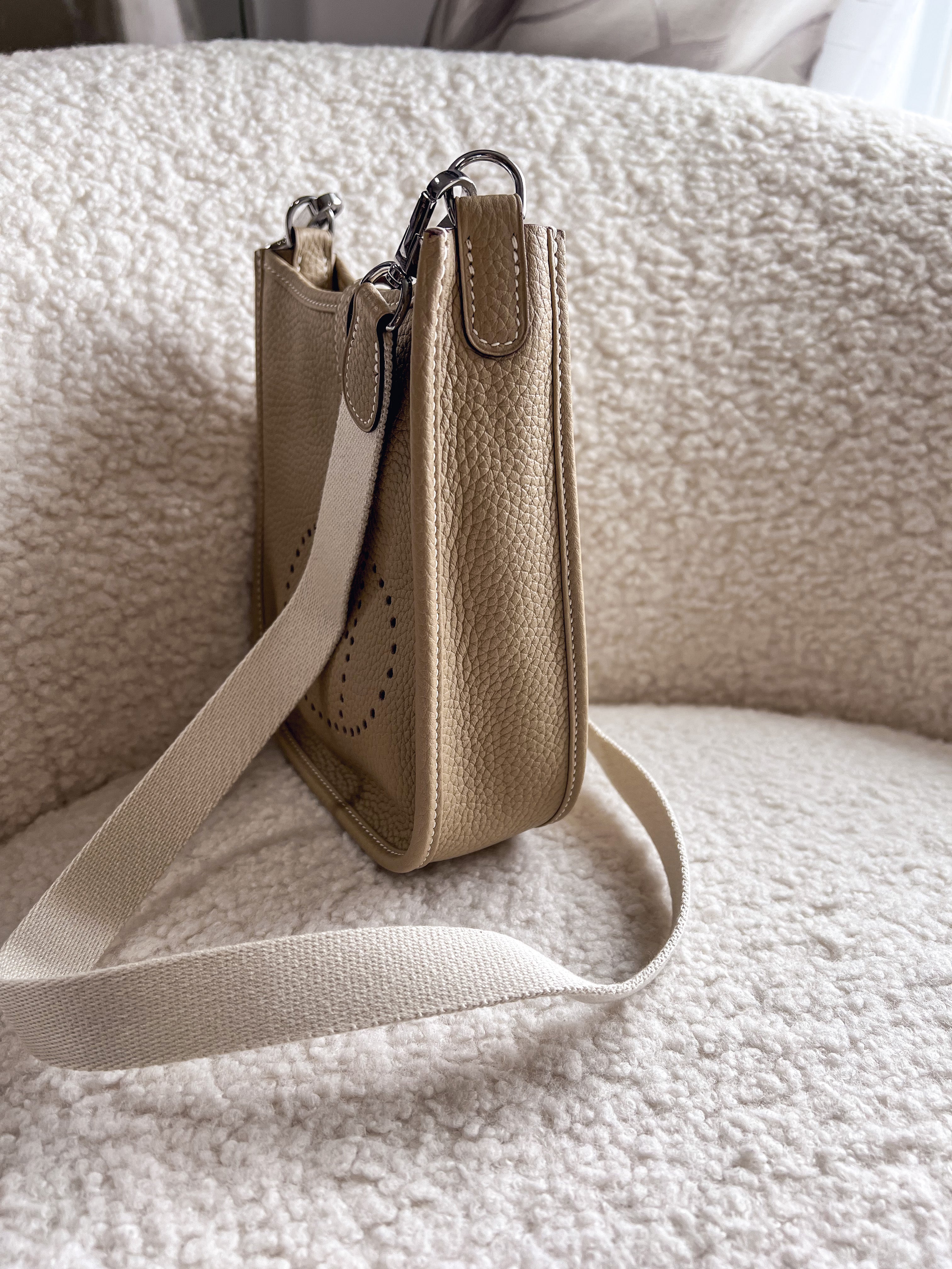 [TOP] HERMES Mini Evelyn Clemence Bag - Nata & PHW