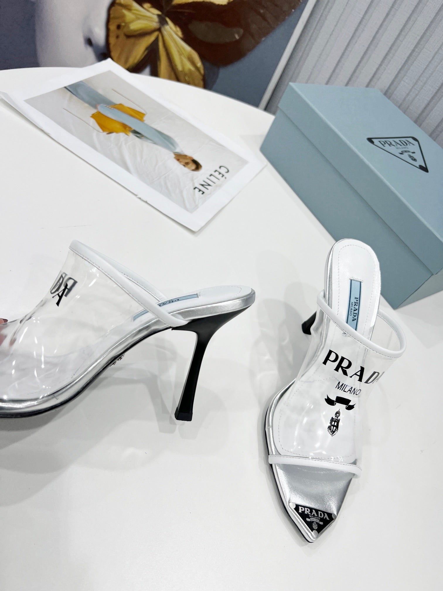 [TOP] PRADA Logo-print Plexiglas High-heel Slides - White