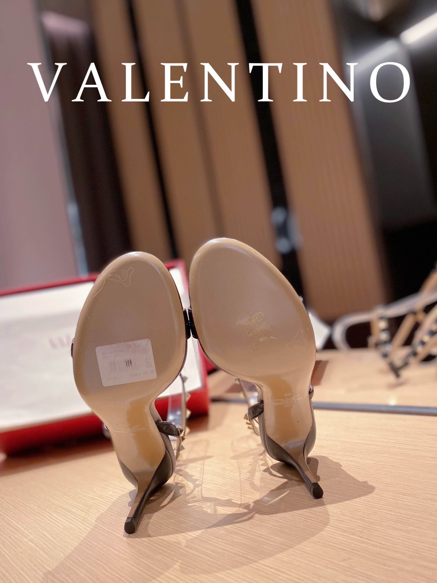 [TOP] VALENTINO  Rockstud Asymmetrical Slingback Sandals - Black