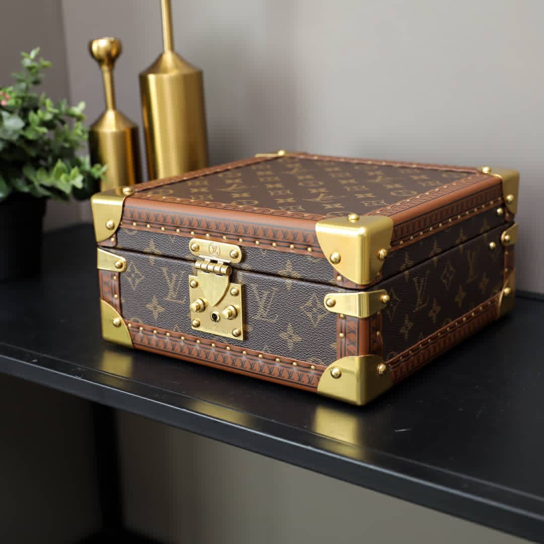 [TOP] Louis Vuitton LV  Jewelry Box - White