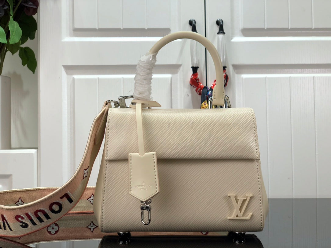[TOP] Louis Vuitton LV  Cluny Epi Leather 20 x 16 x 7.5 cm- Creamy White