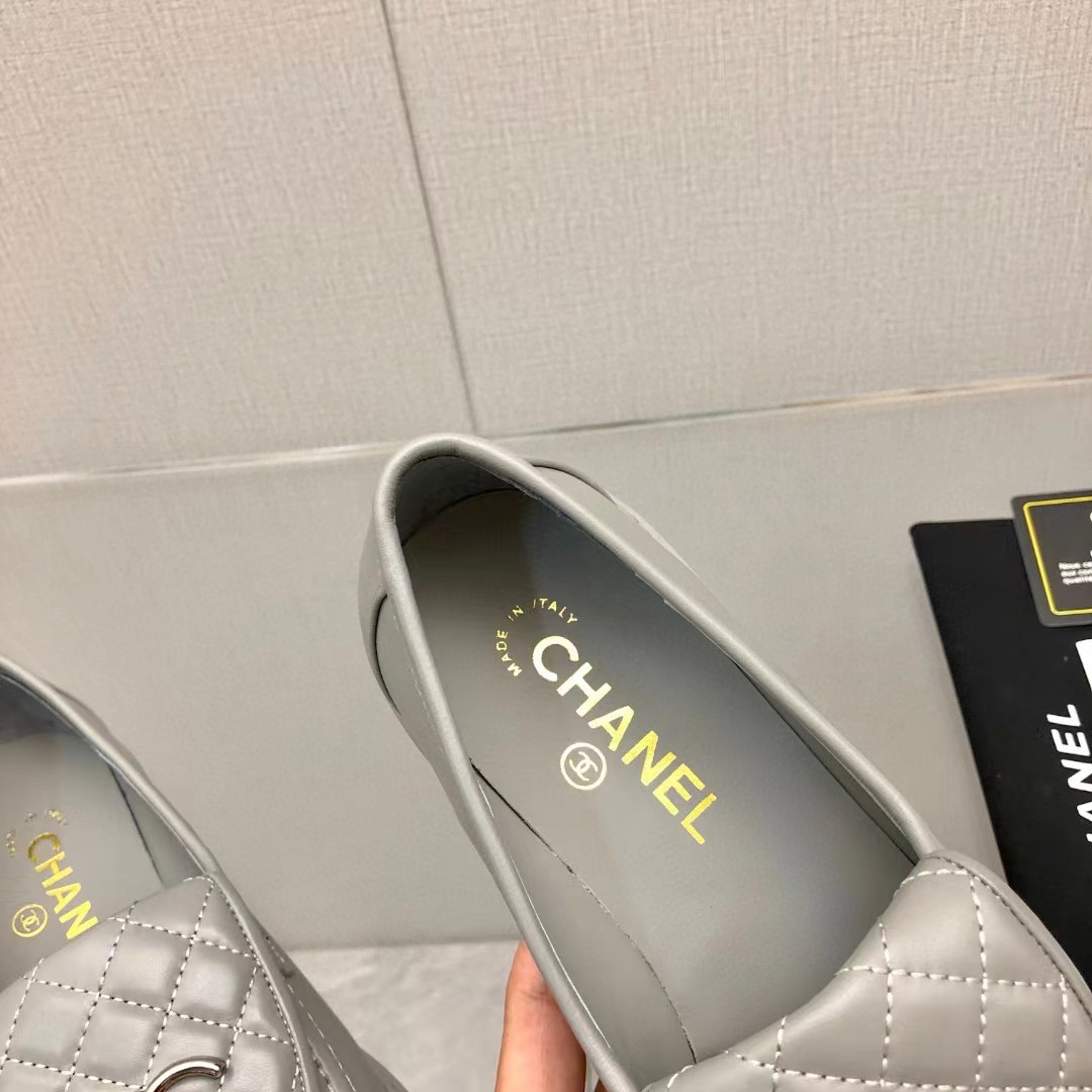 [TOP] CHANEL  Tab Loafers - Gray