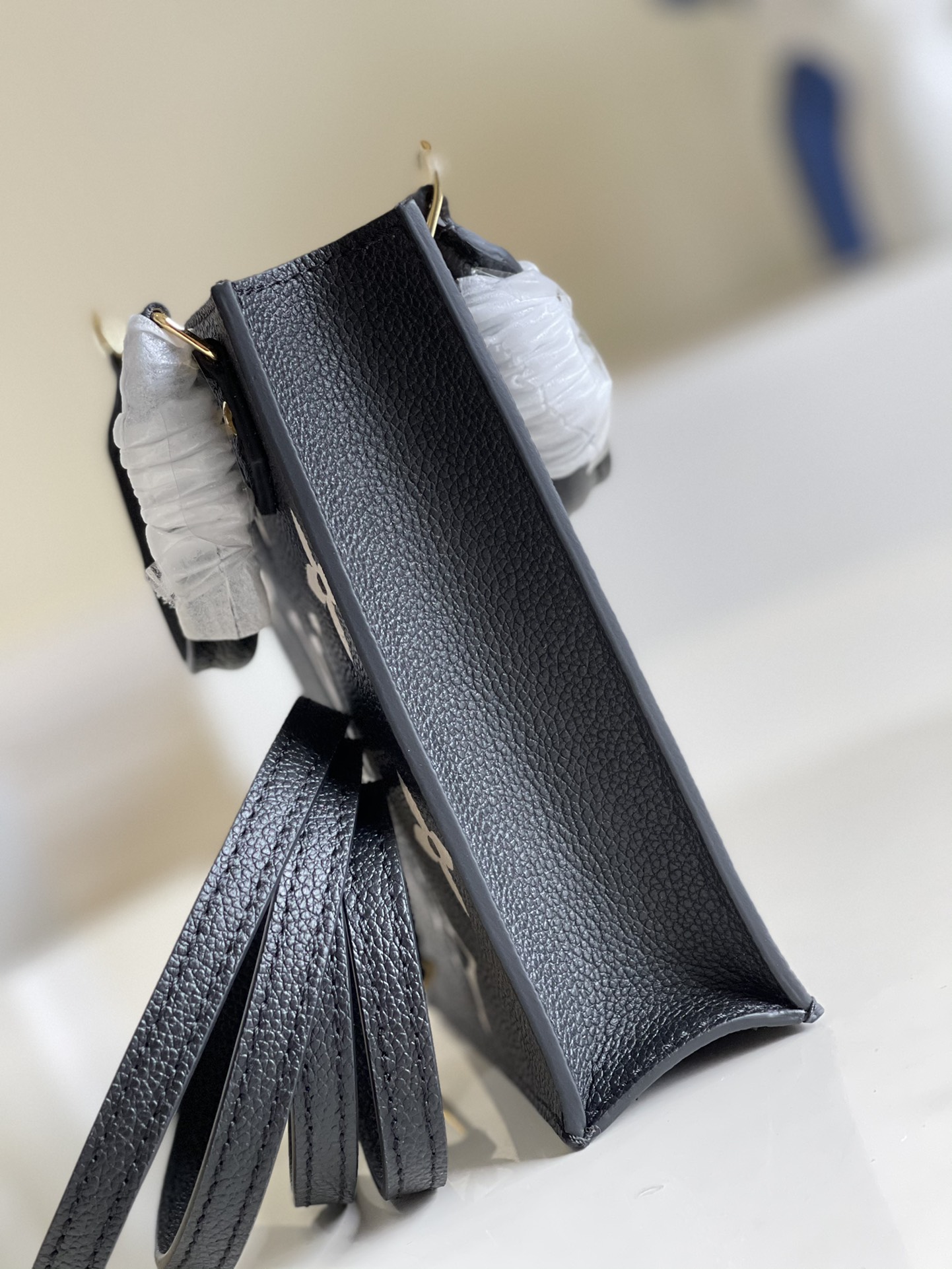 [TOP] Louis Vuitton LV Sac Plat Handbag 14 x 17 x 5cm-Black