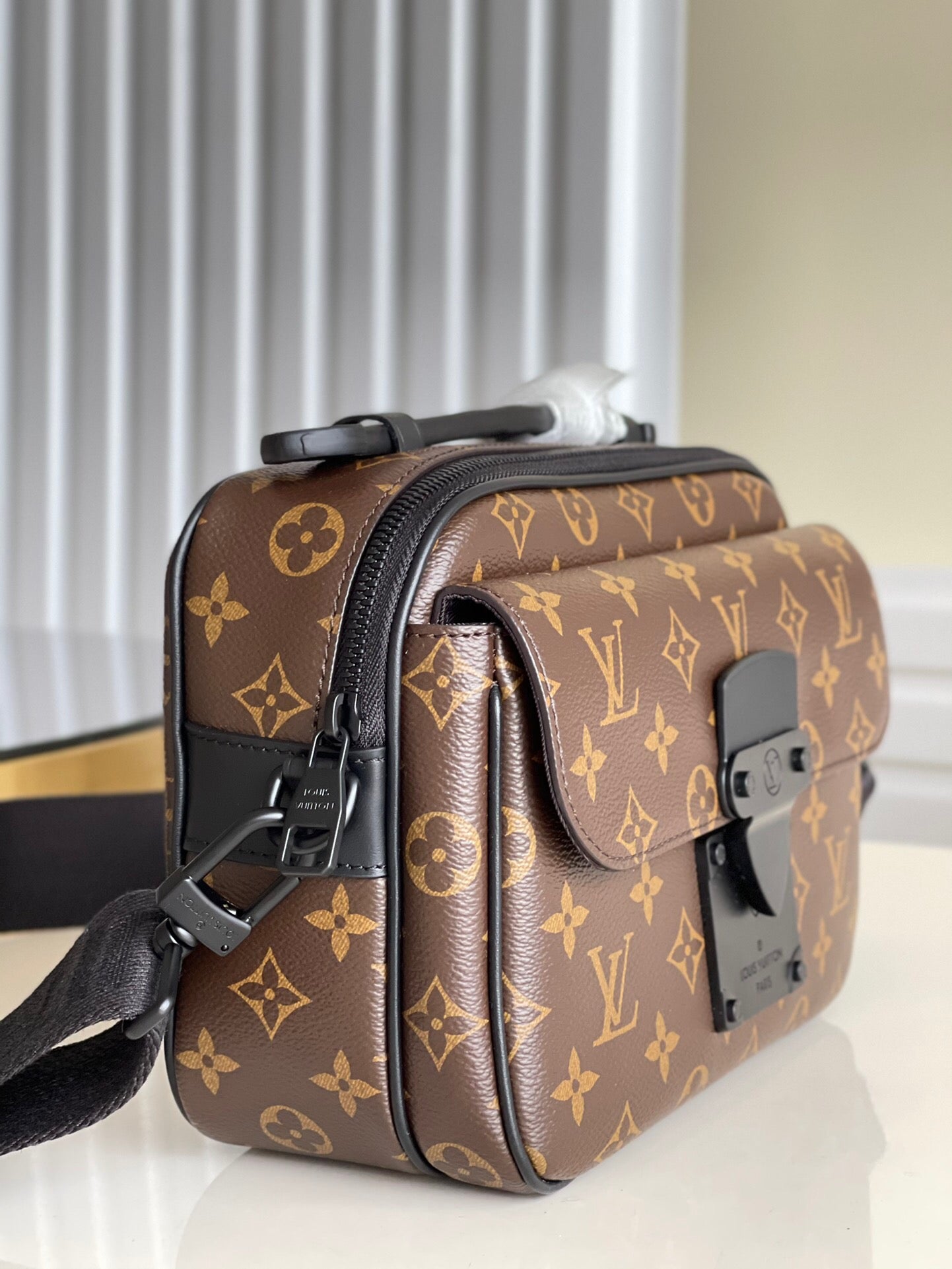 [TOP] Louis Vuitton LV Monogram Unisex Macassar S Lock Messenger Bag 22*18*8cm - Black