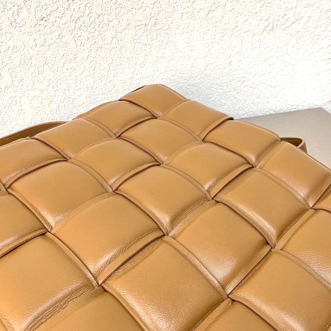 [TOP] Bottega Veneta BV  Paddle Cassette Bag - Caramel