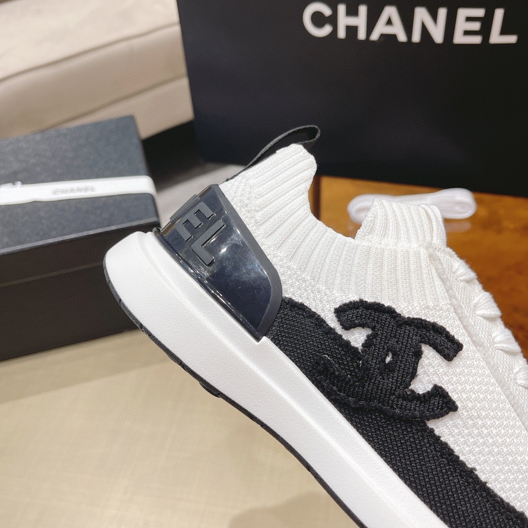 [TOP] CHANEL Sneaker - White & Black
