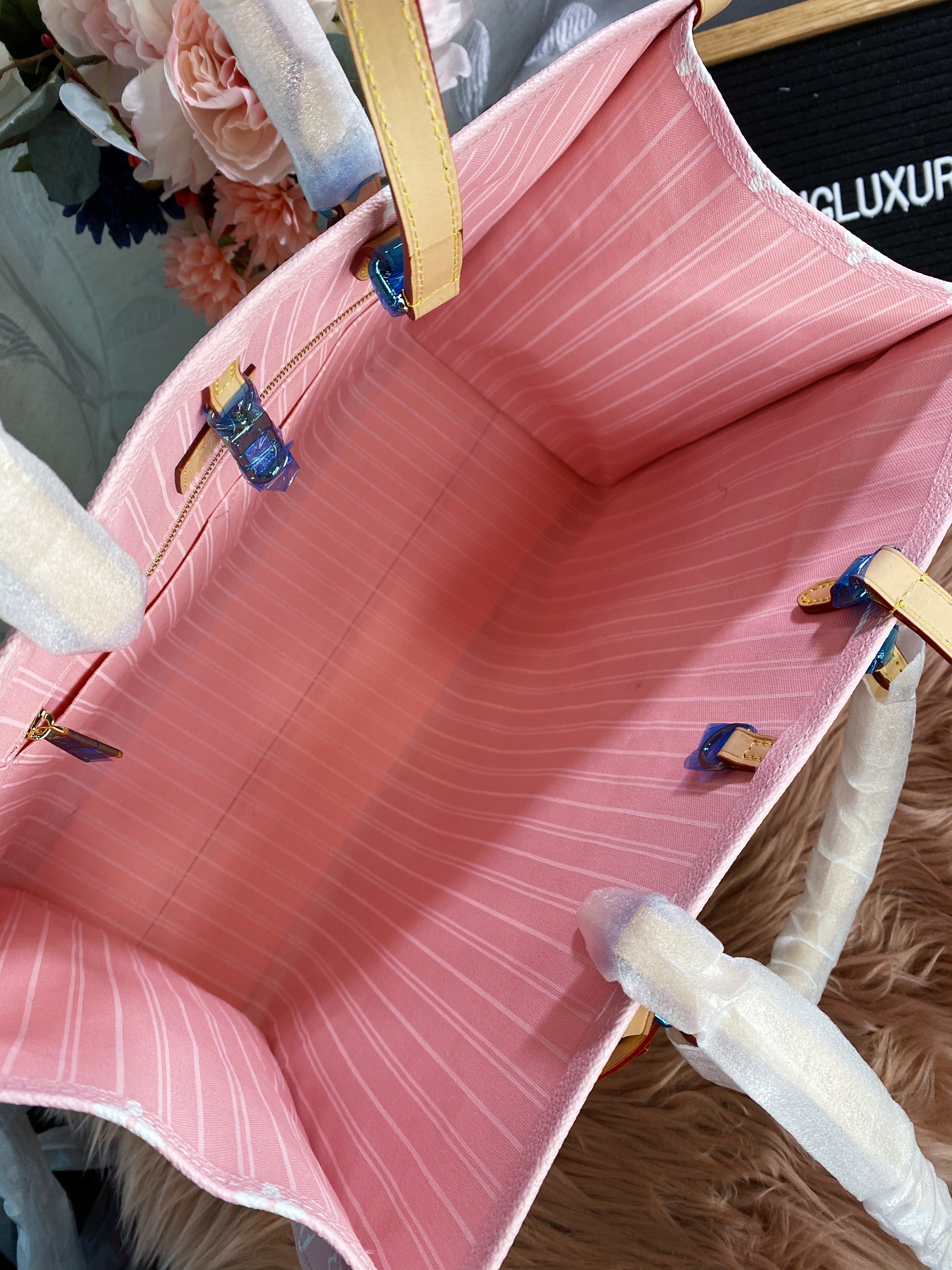 [TOP] Louis Vuitton LV On The Go GM By The Pool 41x34x19cm - Pink