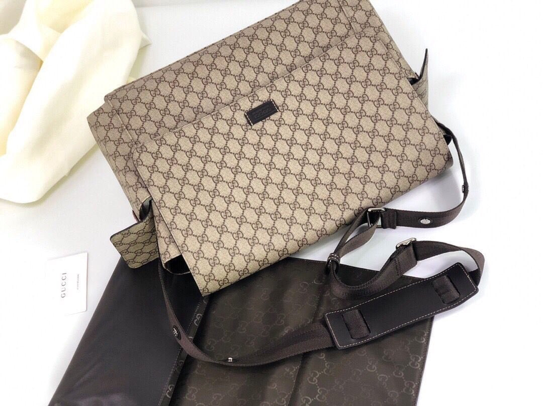 [TOP] GUCCI Supreme Diaper Bag