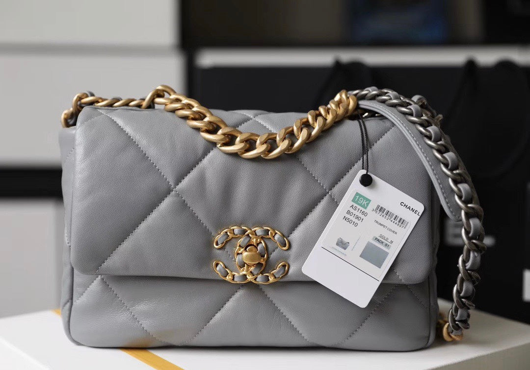 [TOP] Chanel 19 Small Bag -Grey w Chip