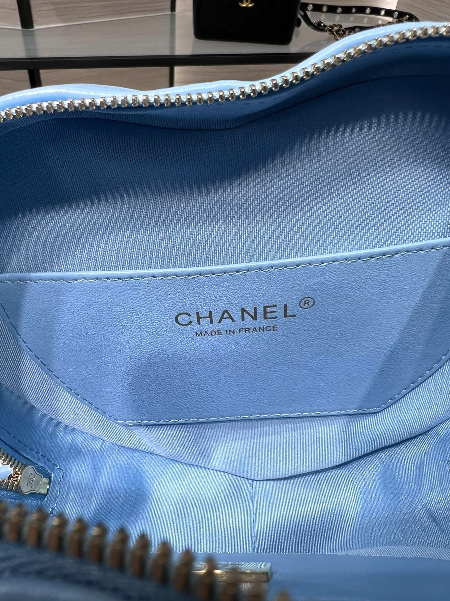 [TOP] CHANEL Heart Bag Large 16.5x18x6.5cm - Blue & GHW