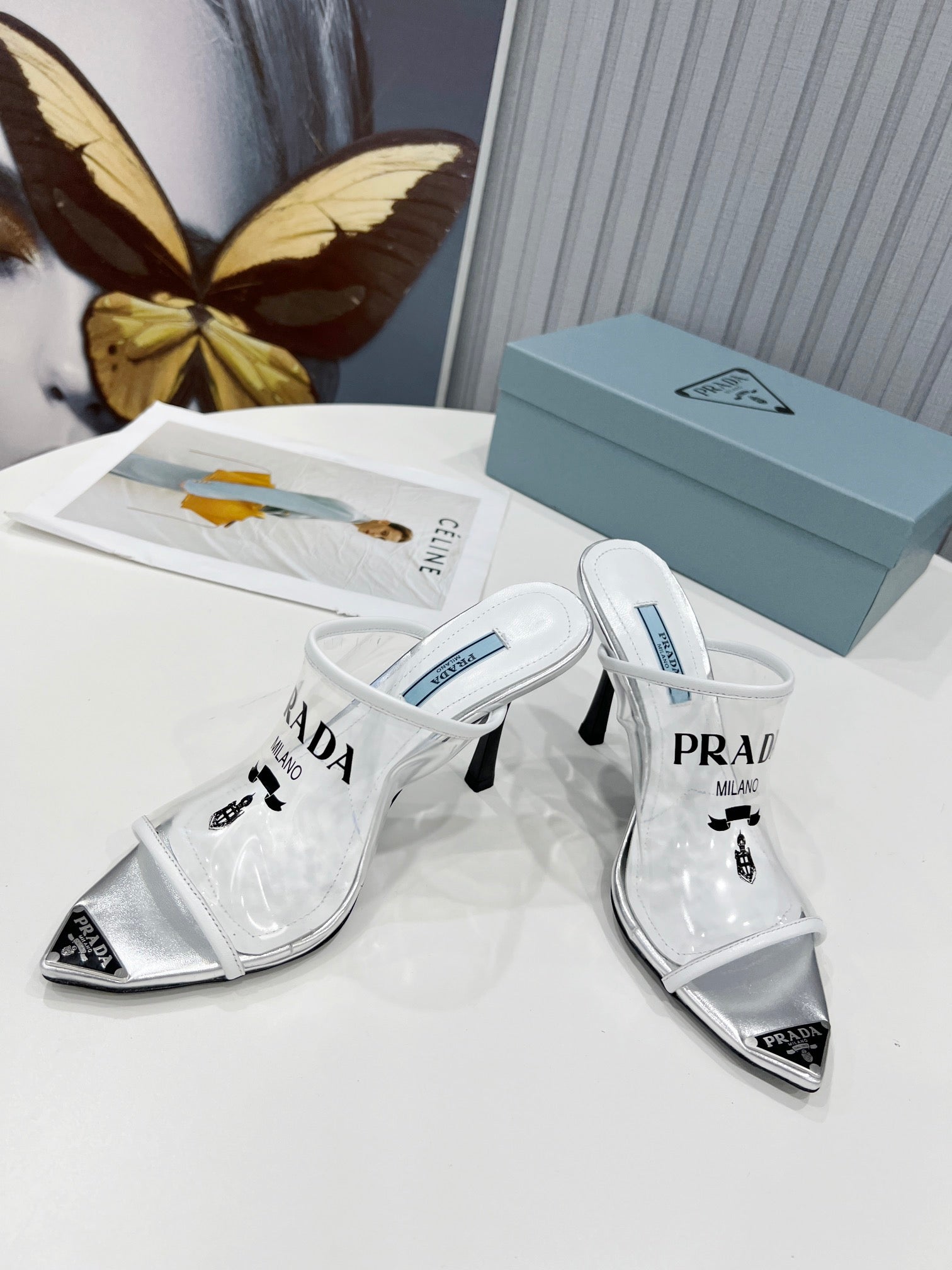 [TOP] PRADA Logo-print Plexiglas High-heel Slides - White
