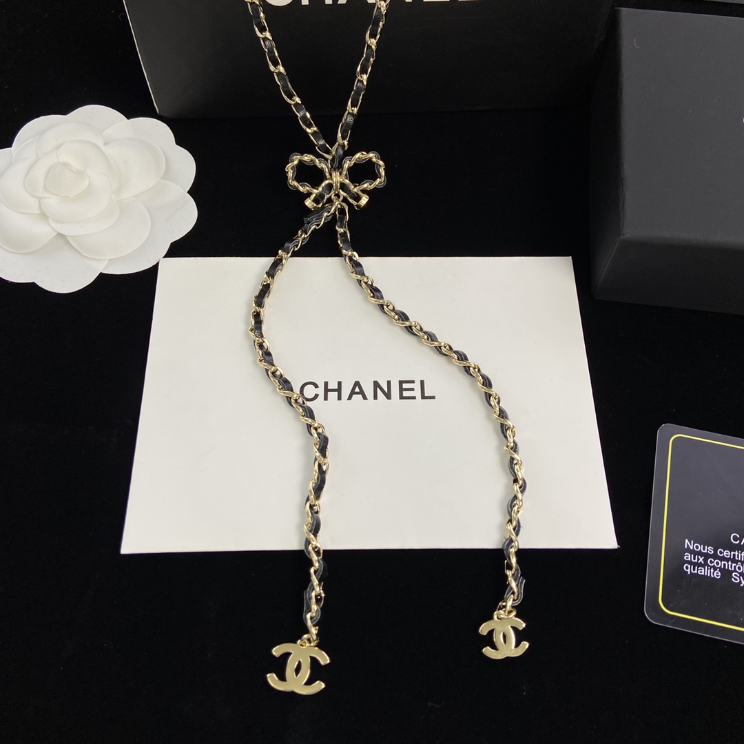 [TOP] CHANEL Sweater Chain Necklace