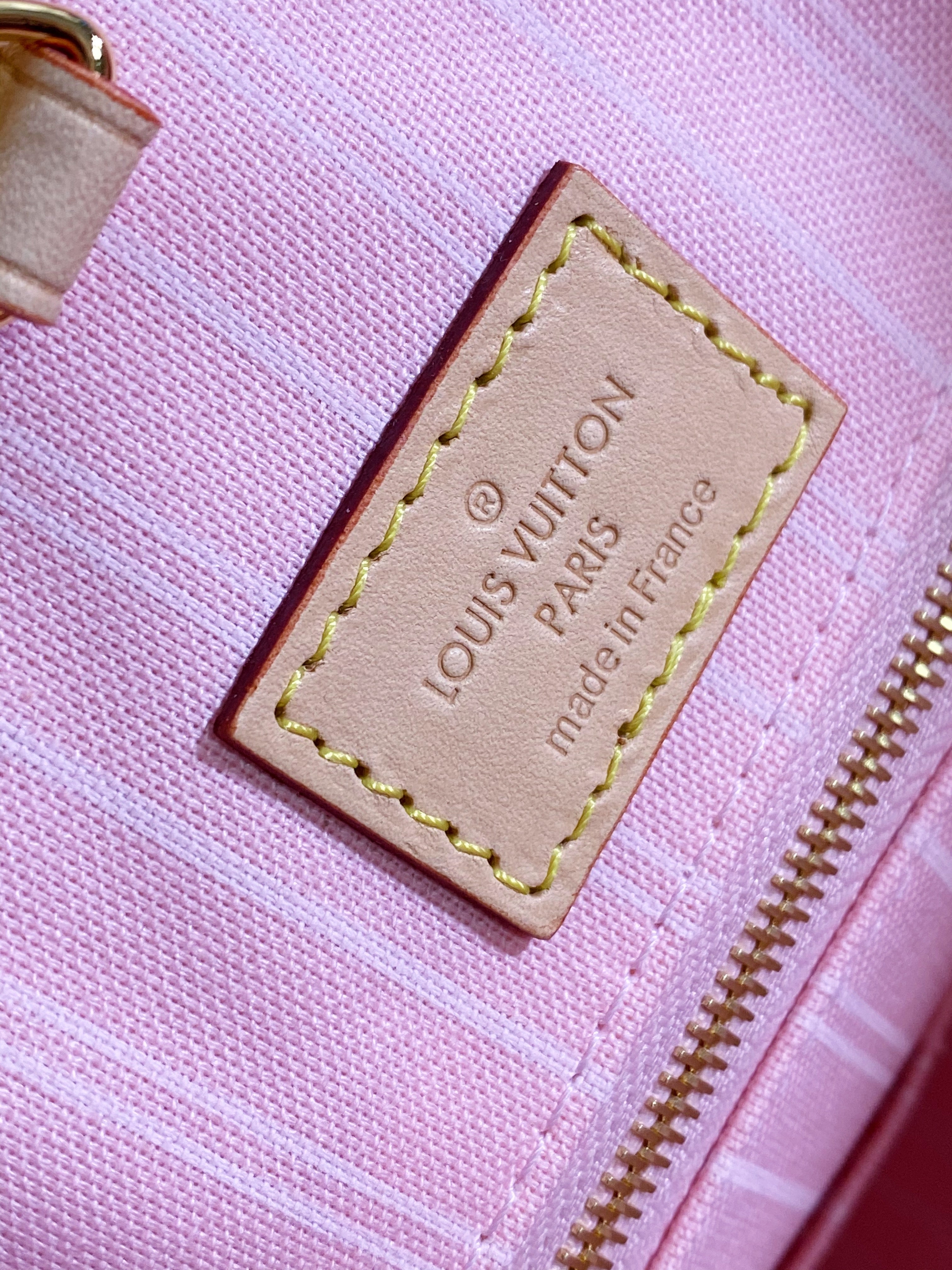 [TOP] Louis Vuitton LV On The Go GM By The Pool 41x34x19cm - Pink