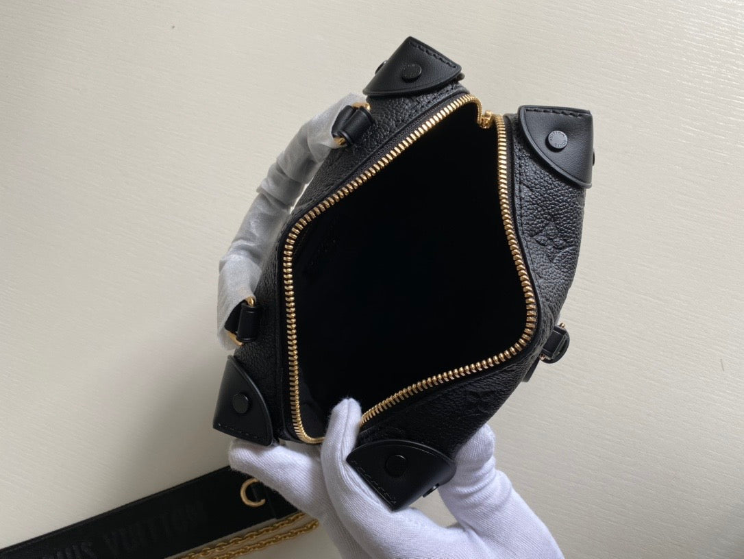 [TOP] Louis Vuitton LV Petite Malle Souple Empreinte Bag 20 x 14 x 7.5 cm - Black