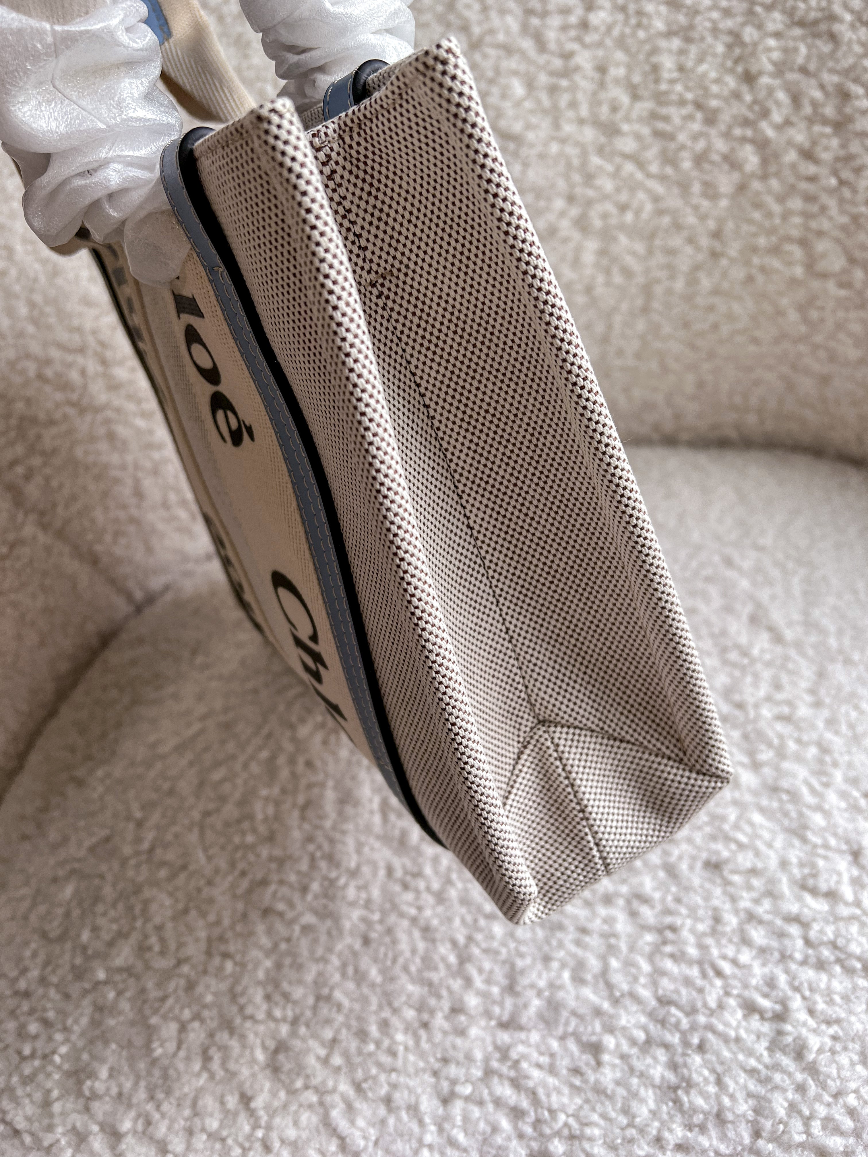 [TOP] Chloe Woody Small Tote - Cream and Blue