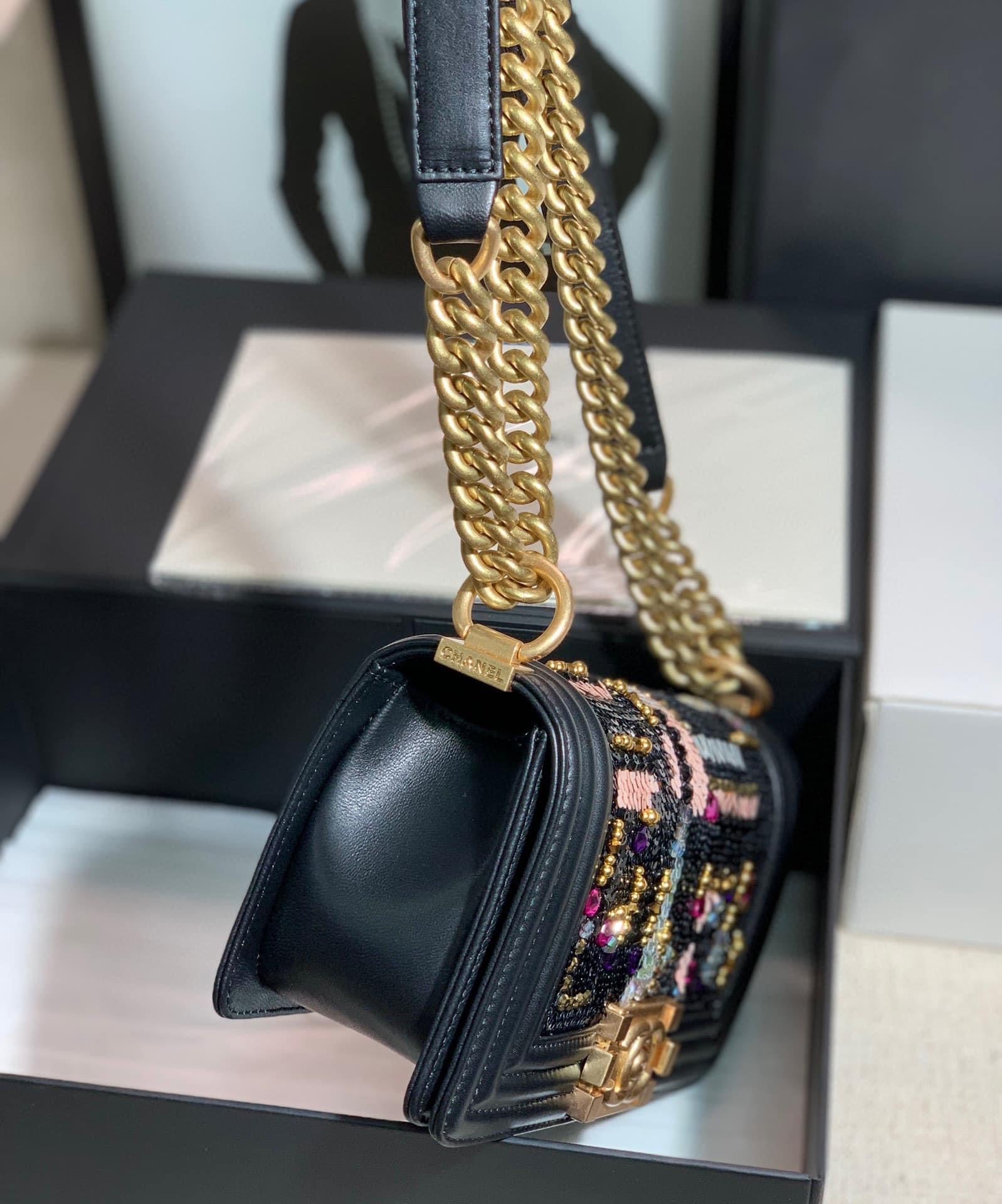 [TOP] CHANEL Le Boy Bag Sequin and Stones Small 20cm - Black & GHW