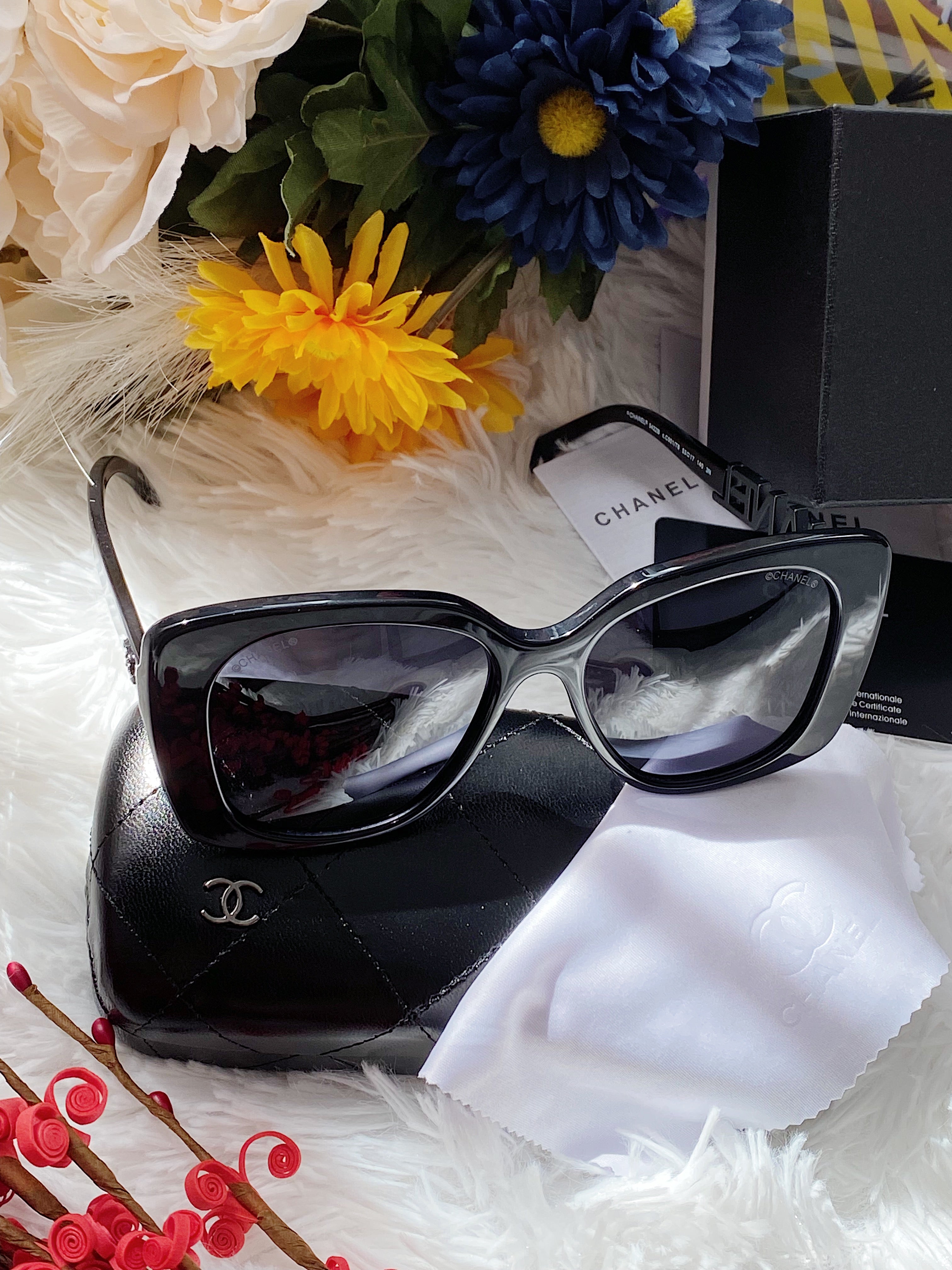 [TOP] CHANEL Acetate Strass Square Sunglasses - Black