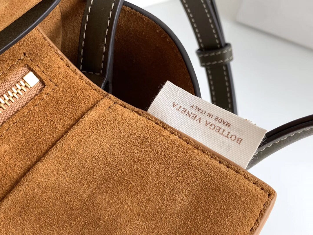 [TOP] Bottega Veneta BV Mini Arco 29 Leather Bag - Camping