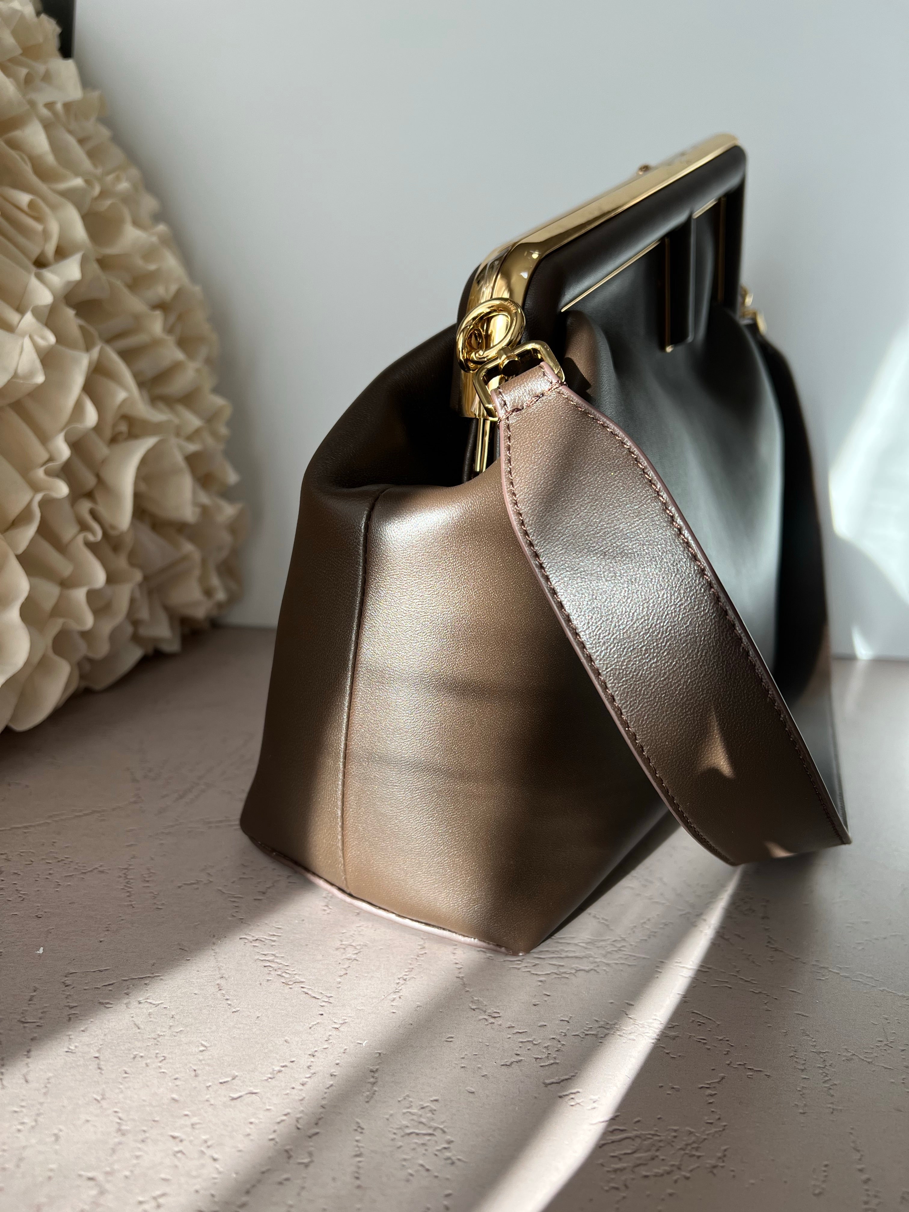 [TOP] FENDI FENDI First Medium Bag - Dark Maroon