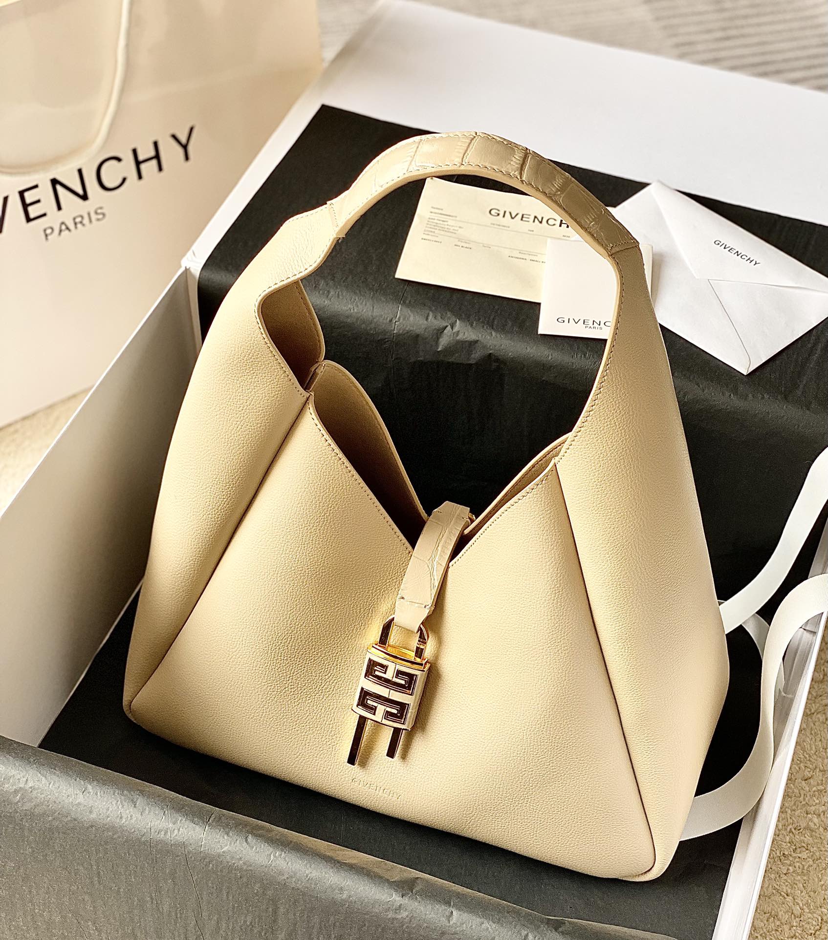 [Top] GIVENCHY G-HOBO Calfskin Handbag 31*15*43cm - 6 Color