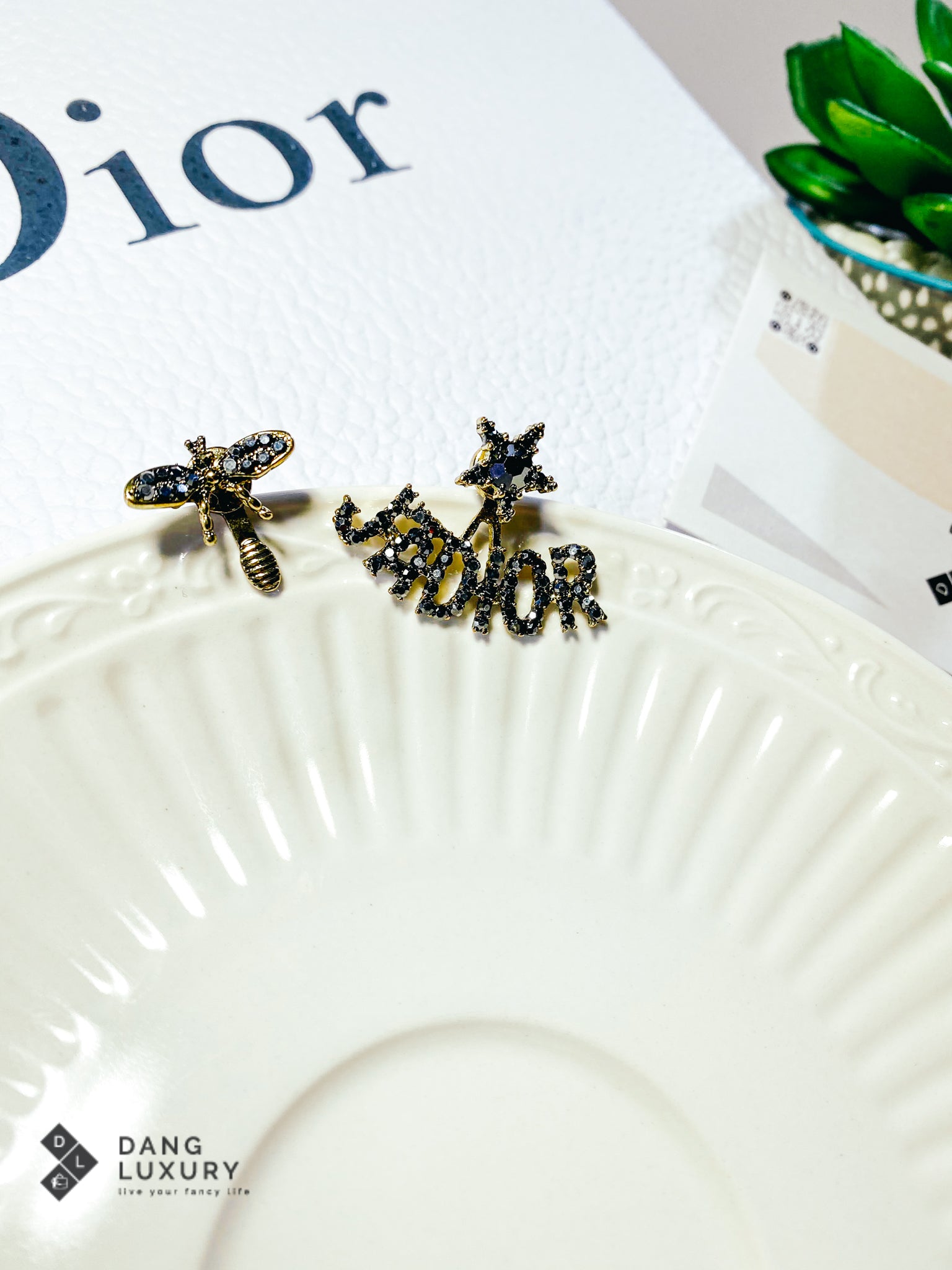 [TOP] Christian Dior Antique Bee Earrings