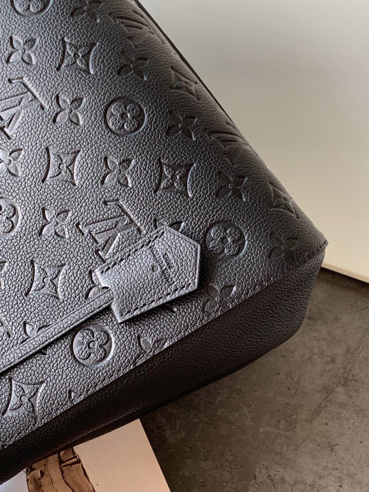 [TOP] Louis Vuitton LV LV Montaigne MM Empreinte Bag - BLACK