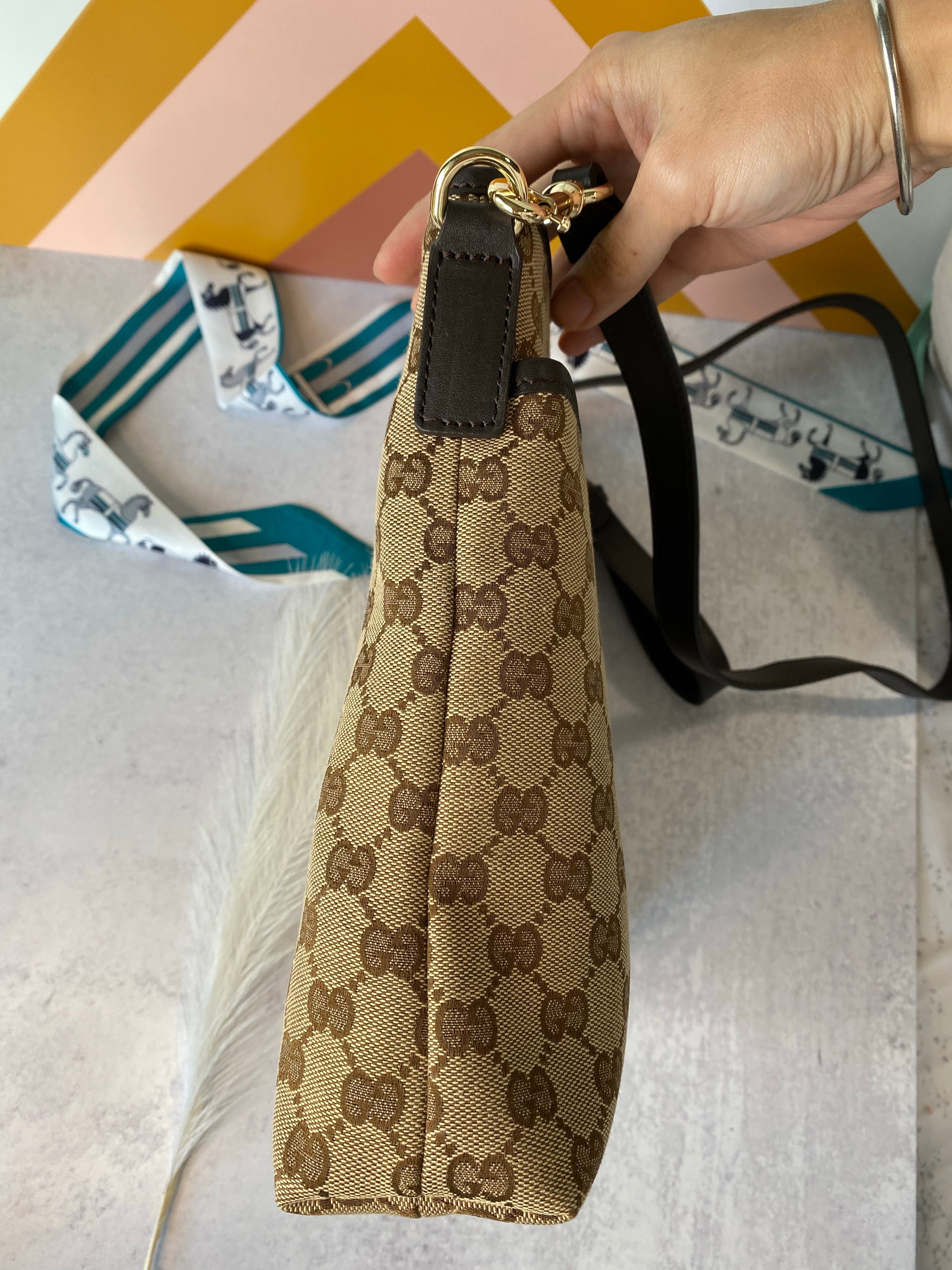 [TOP] GUCCI Canvas Web Messenger Bag