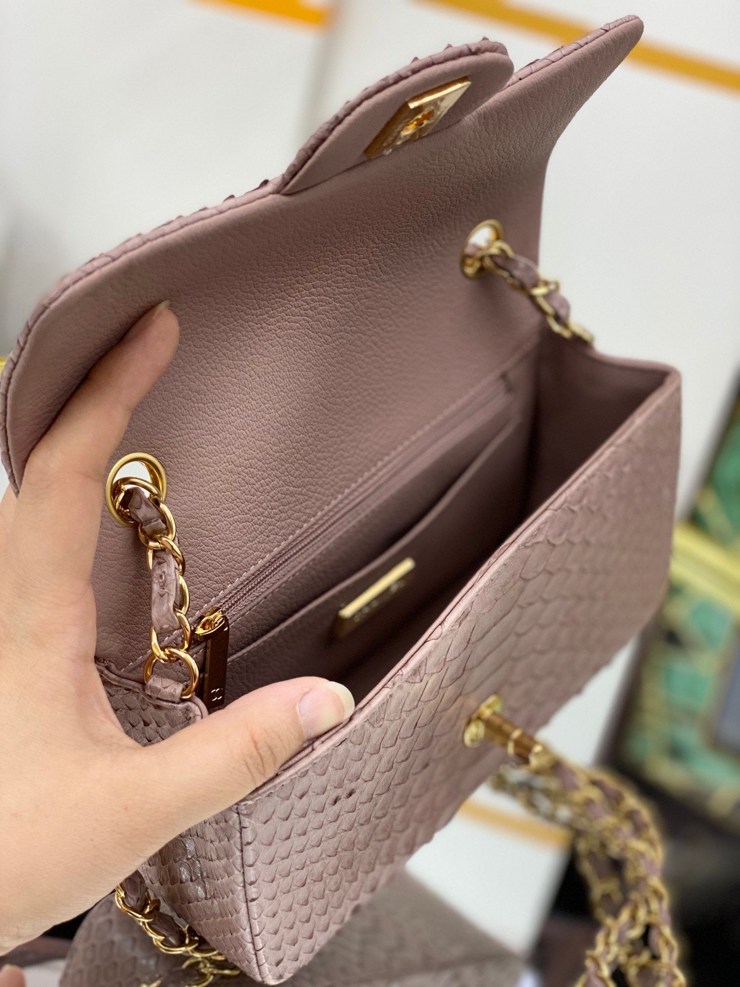 [TOP] CHANEL Classic Flap Bag Python Mini 20cm  - Dusty Pink