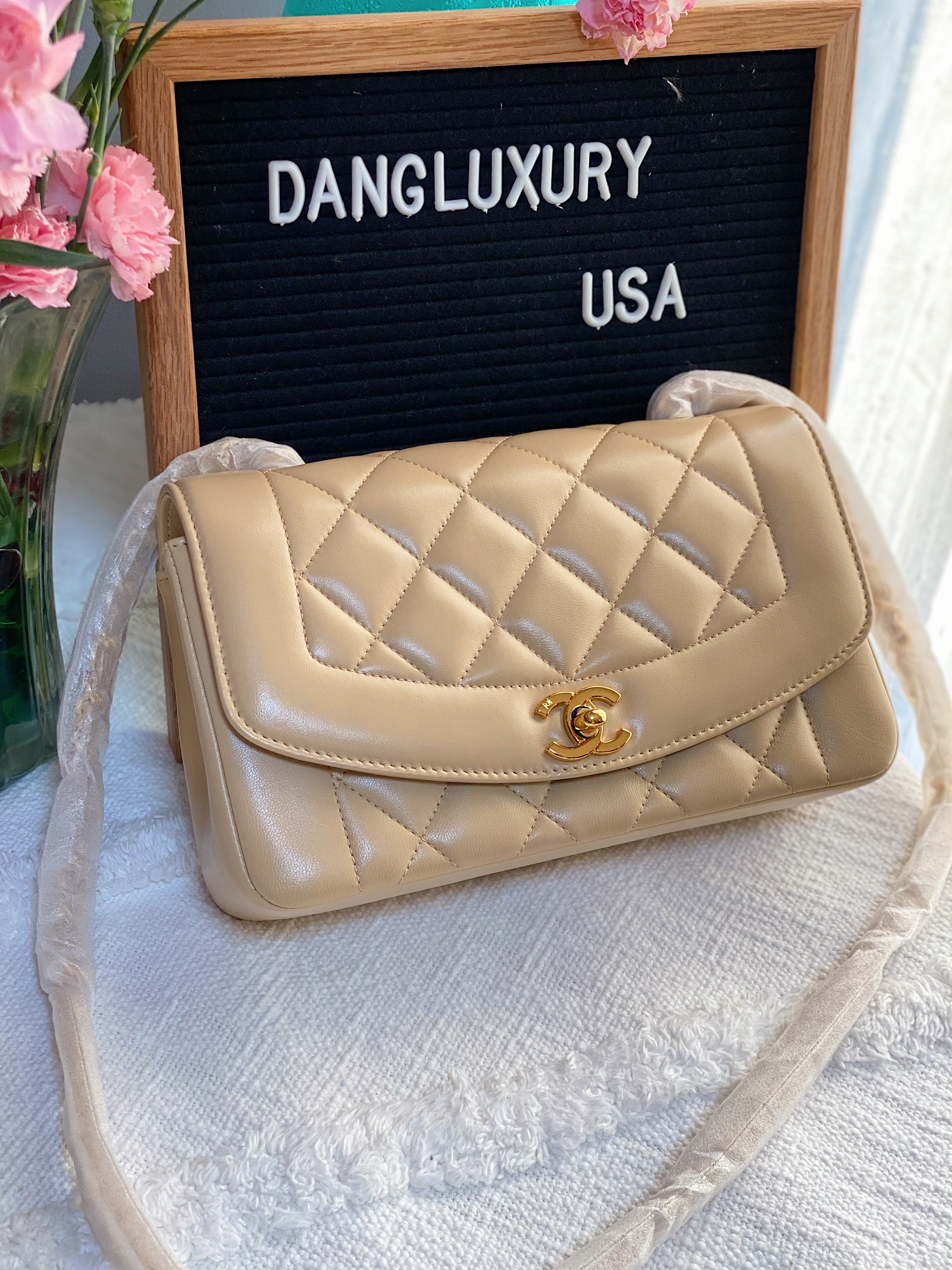 [TOP] CHANEL Diana Small Flap Bag - Beige & GHW