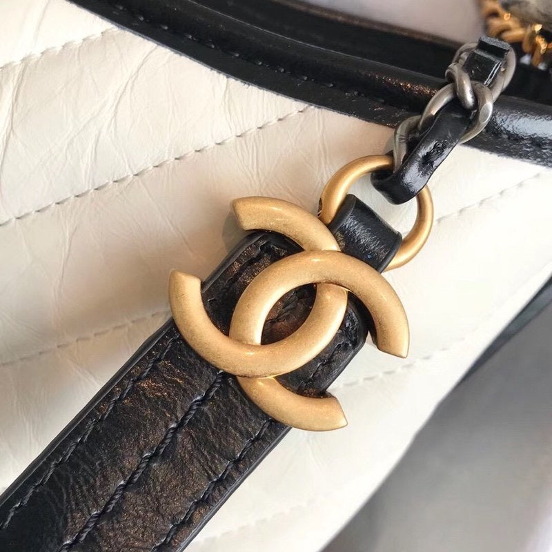 [TOP] CHANEL Gabrielle Bag Chevron Small 20cm  - Black & White