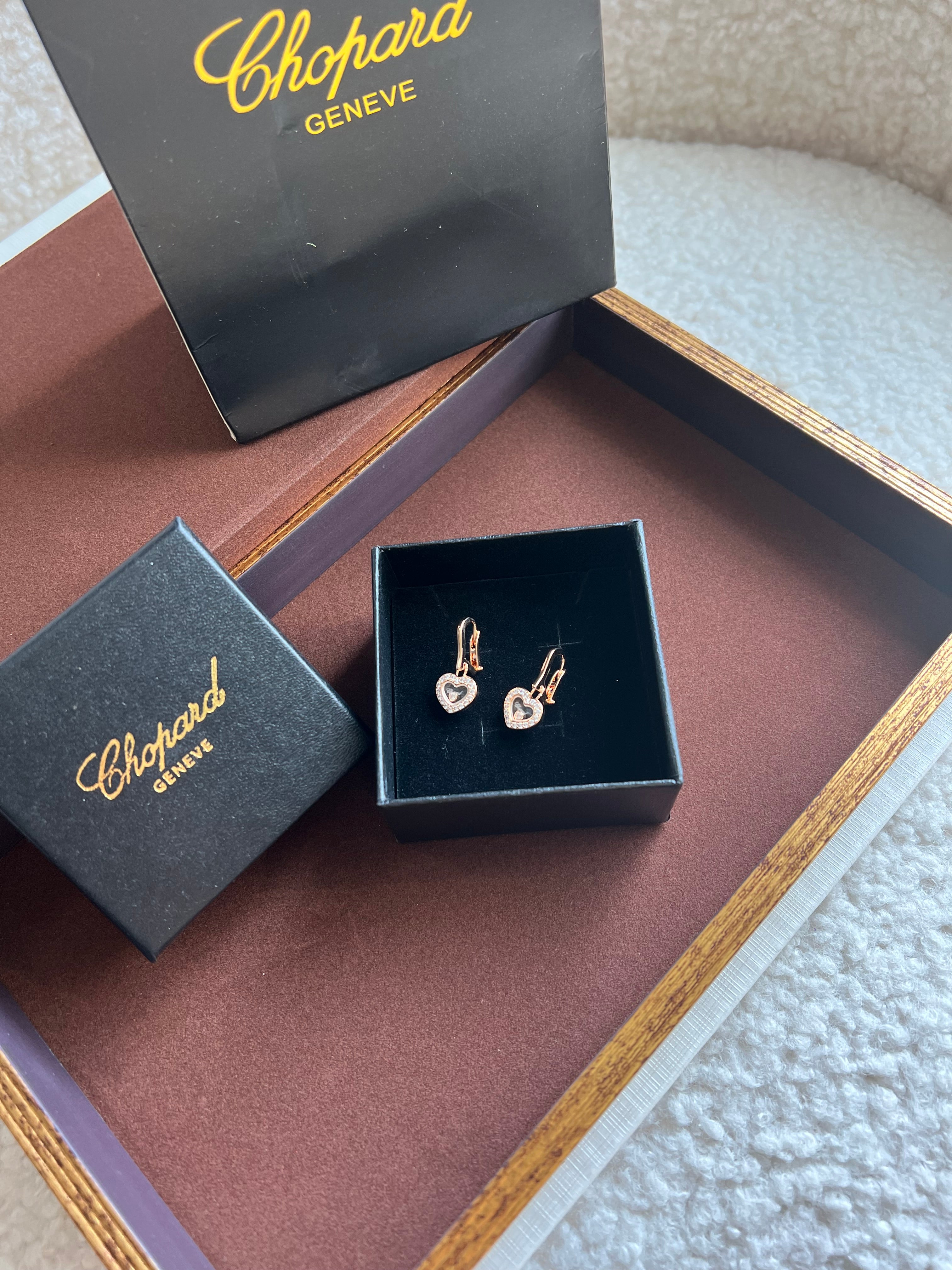 [TOP] Ch0pard Heart Dangle Earrings w Stones - Gold