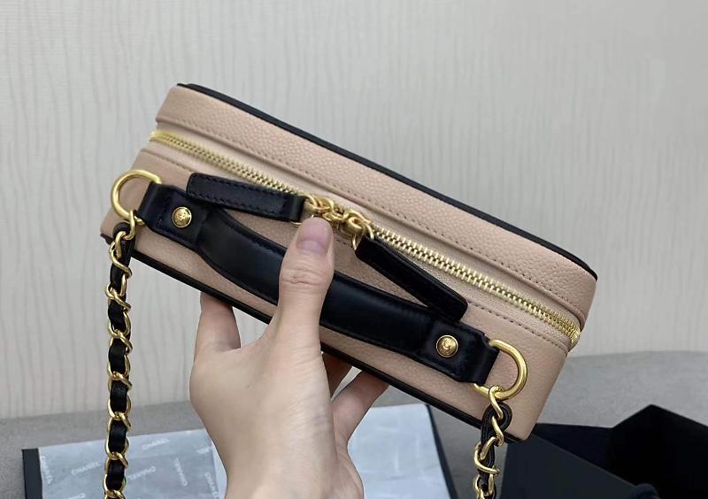 [TOP] CHANEL Vanity Case Bag  Medium - Light Pink